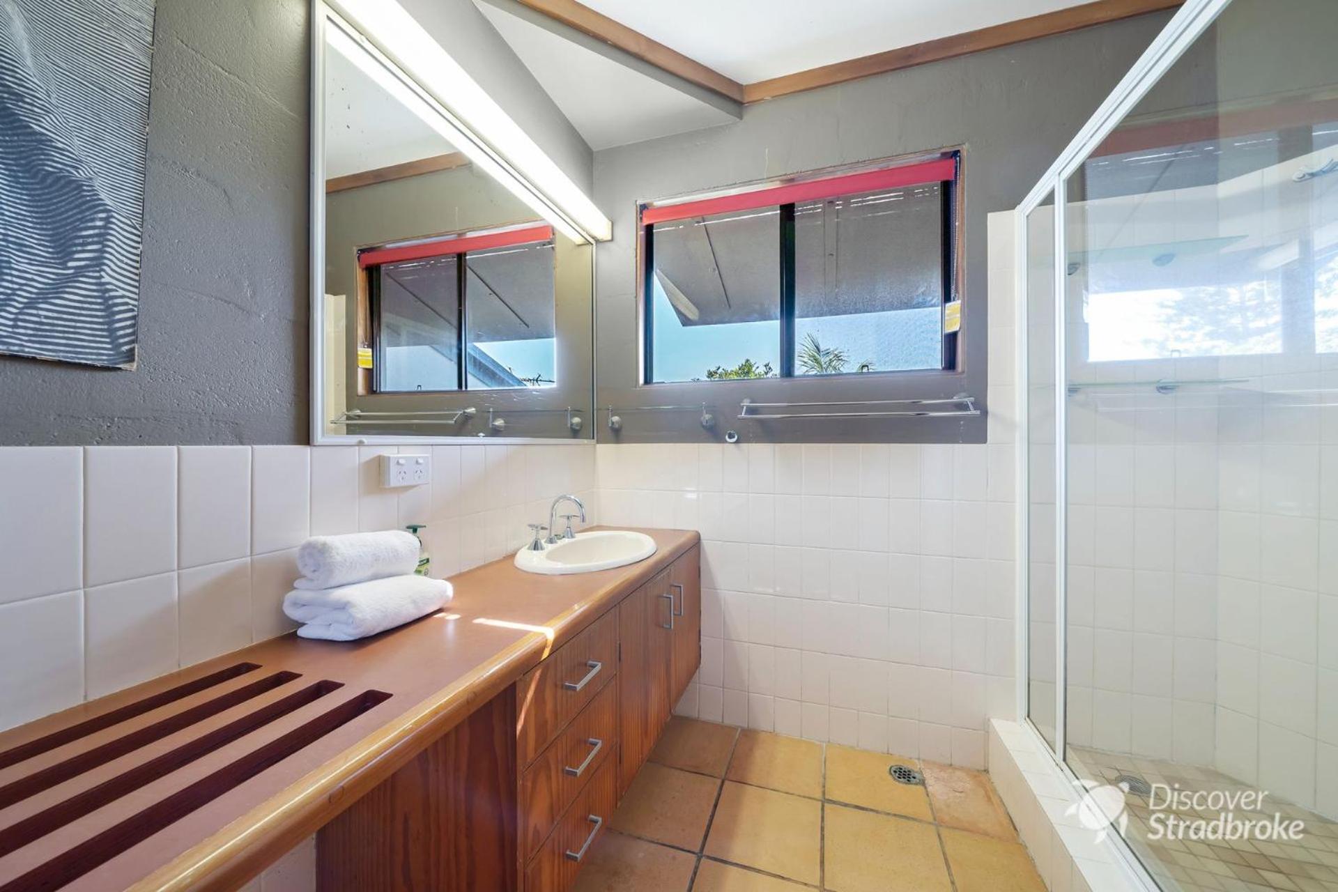 Mintee 4 by Discover Stradbroke