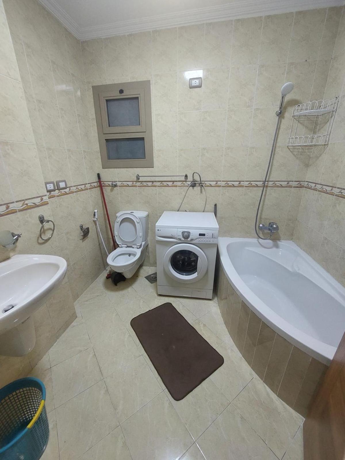 Luxury 4bed room apartment in compound in sheikh Zayed Giza- families only view 5