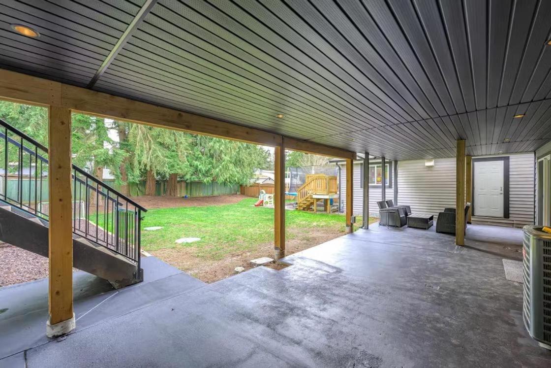 Private 1 bedroom in Brookswood