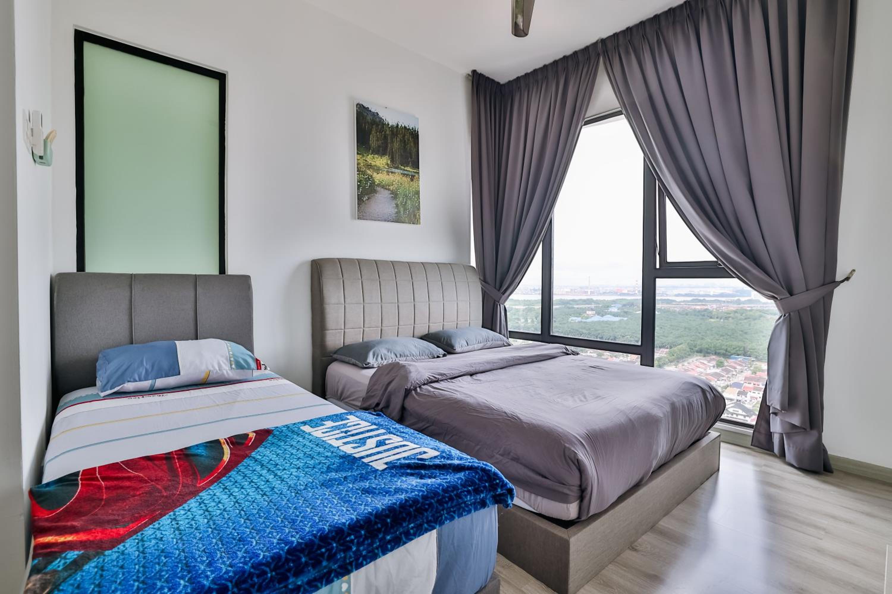 Mid Valley Southkey 2BR Family Stay, 5-6 pax, Free Parking