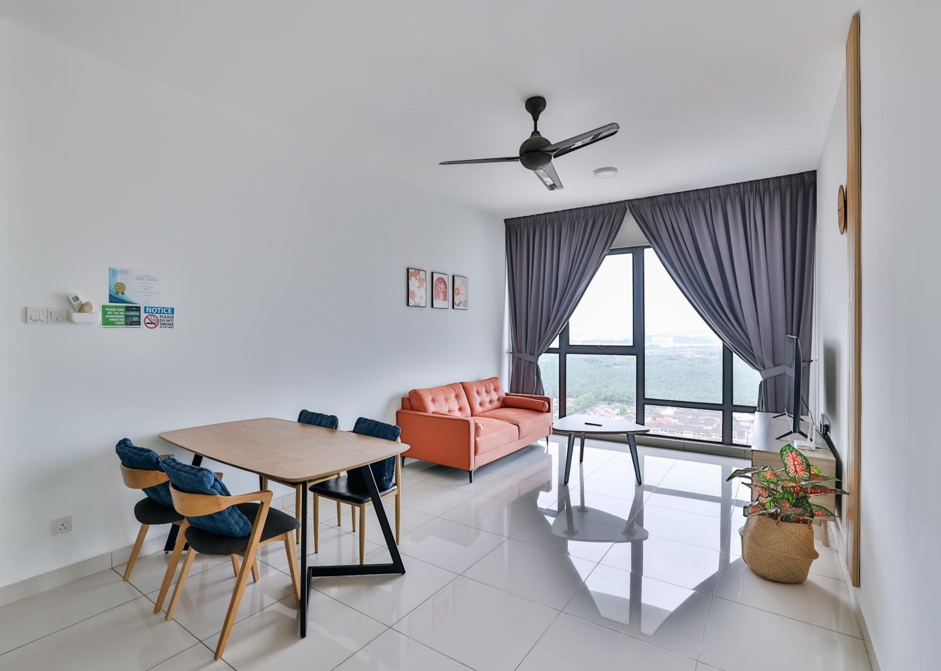 Mid Valley Southkey 2BR Family Stay, 5-6 pax, Free Parking
