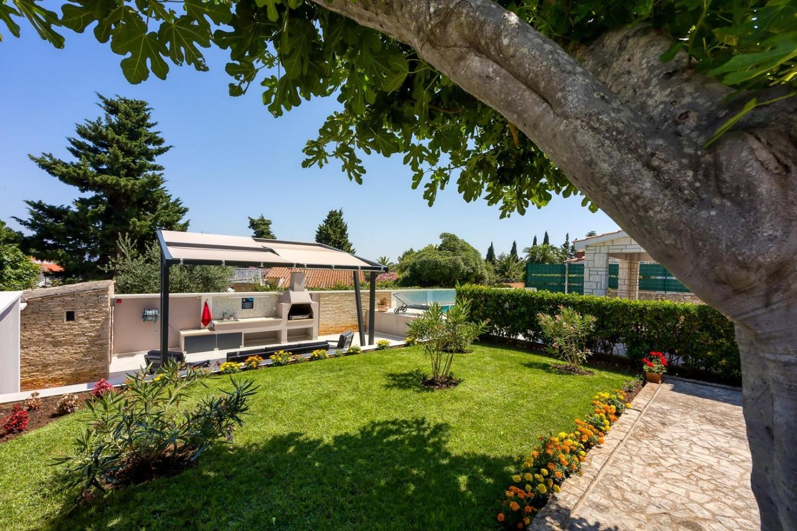 Breeze Holiday Home - Sea View view 4