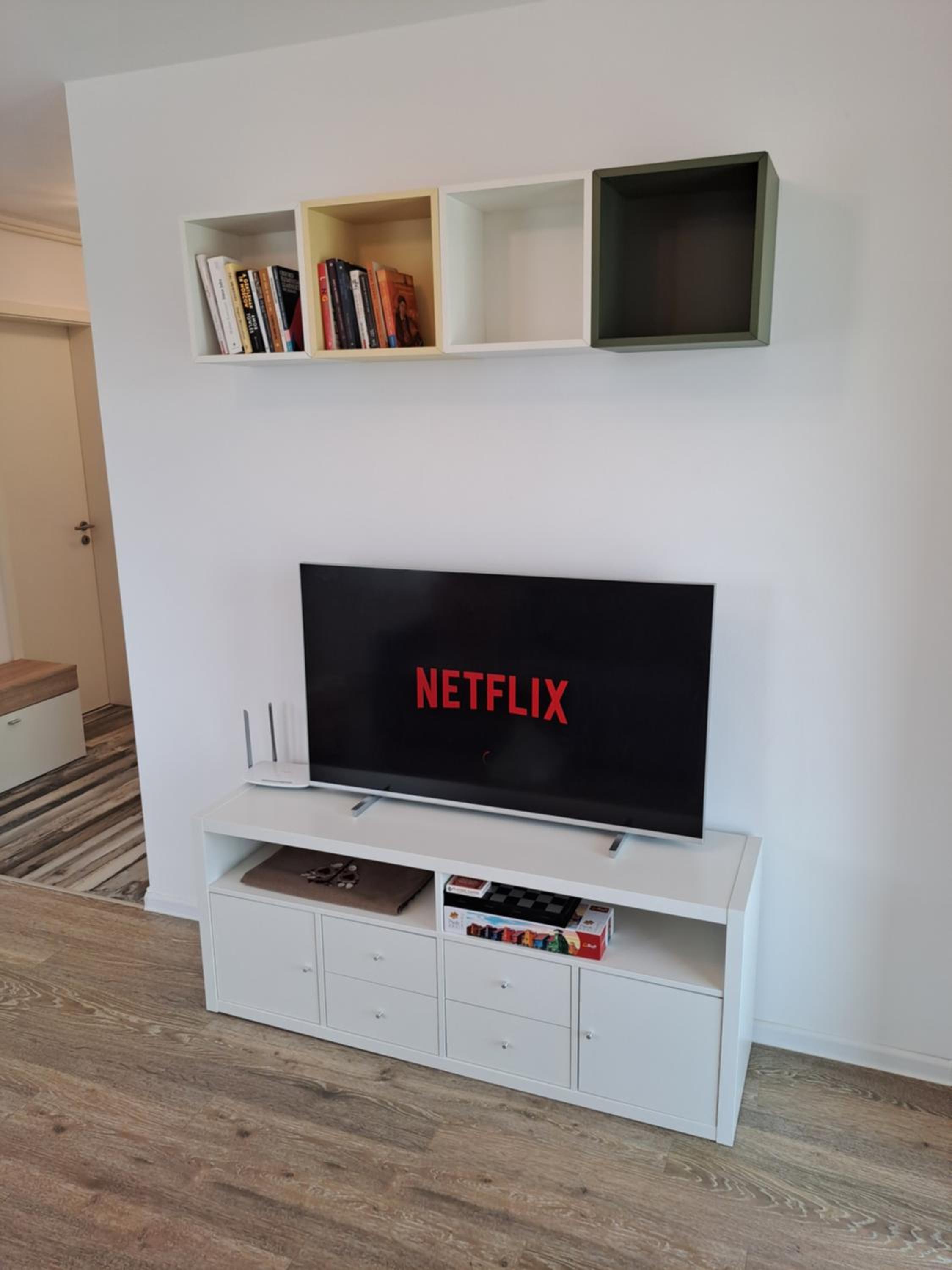 2 Rooms Apartment with Private Parking in the Best District of Brasov view 3