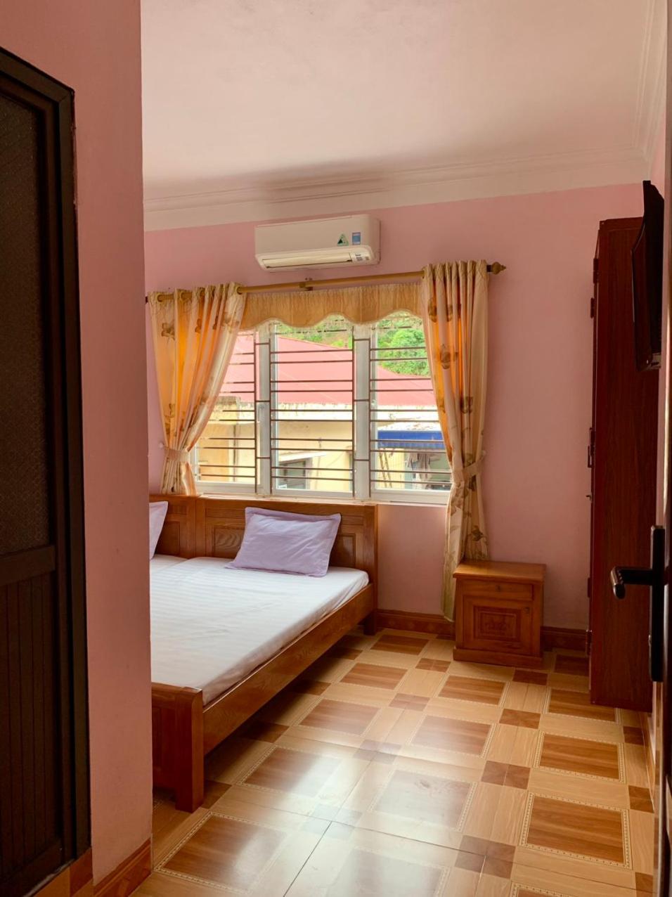 Nhà Nghỉ Hương Nguyên view 3