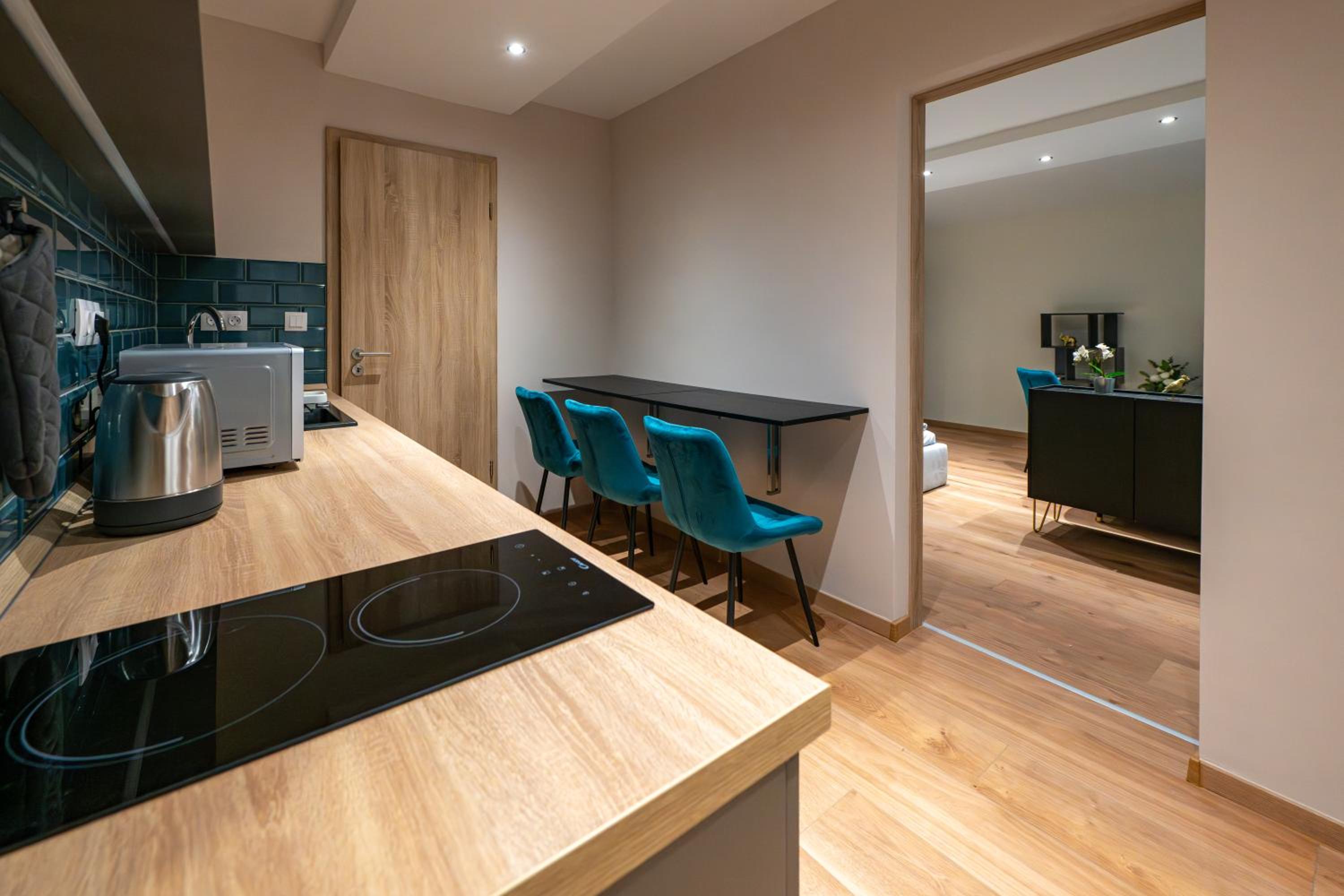 Astoria R92 Two Bedroom Apartment view 3
