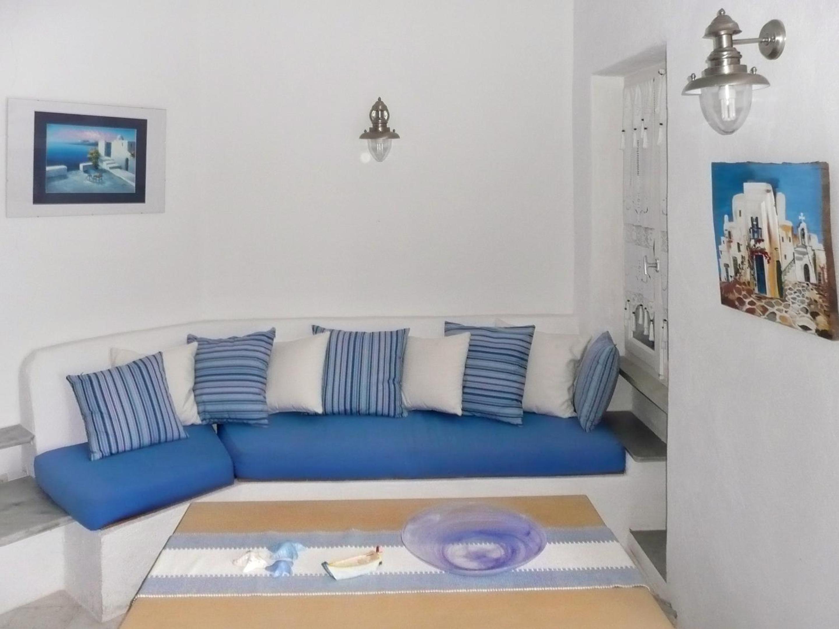 Charming House in Paros, 90 m² with Shared Pool