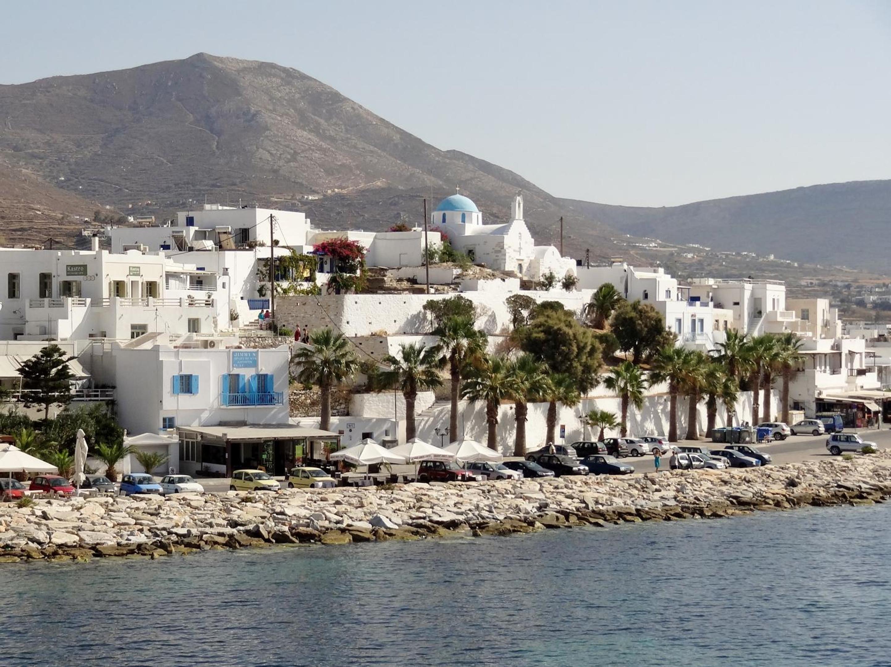Charming House in Paros, 90 m² with Shared Pool