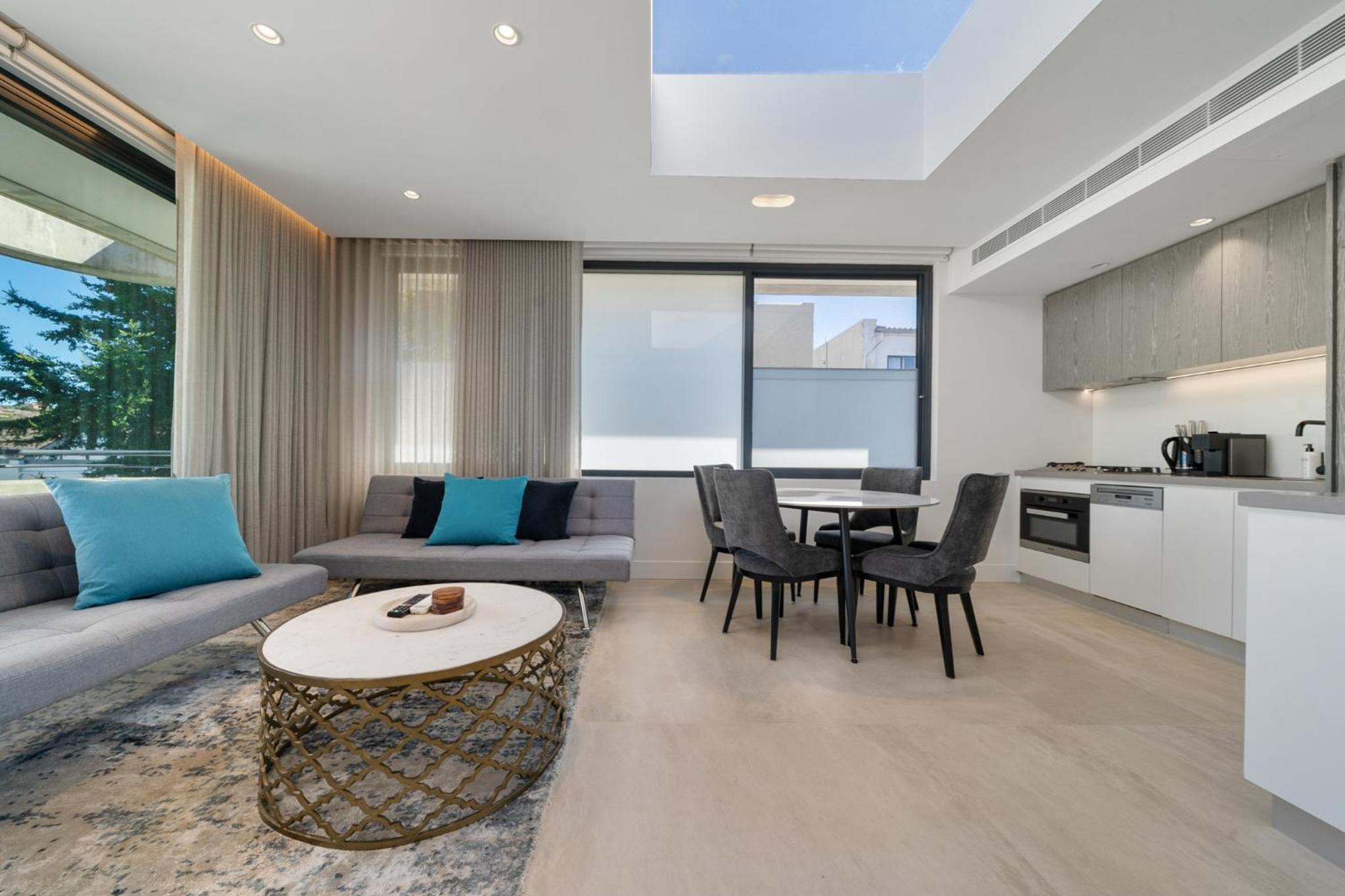 Sleek 1BR Apartment with Skylight near Coogee Beach