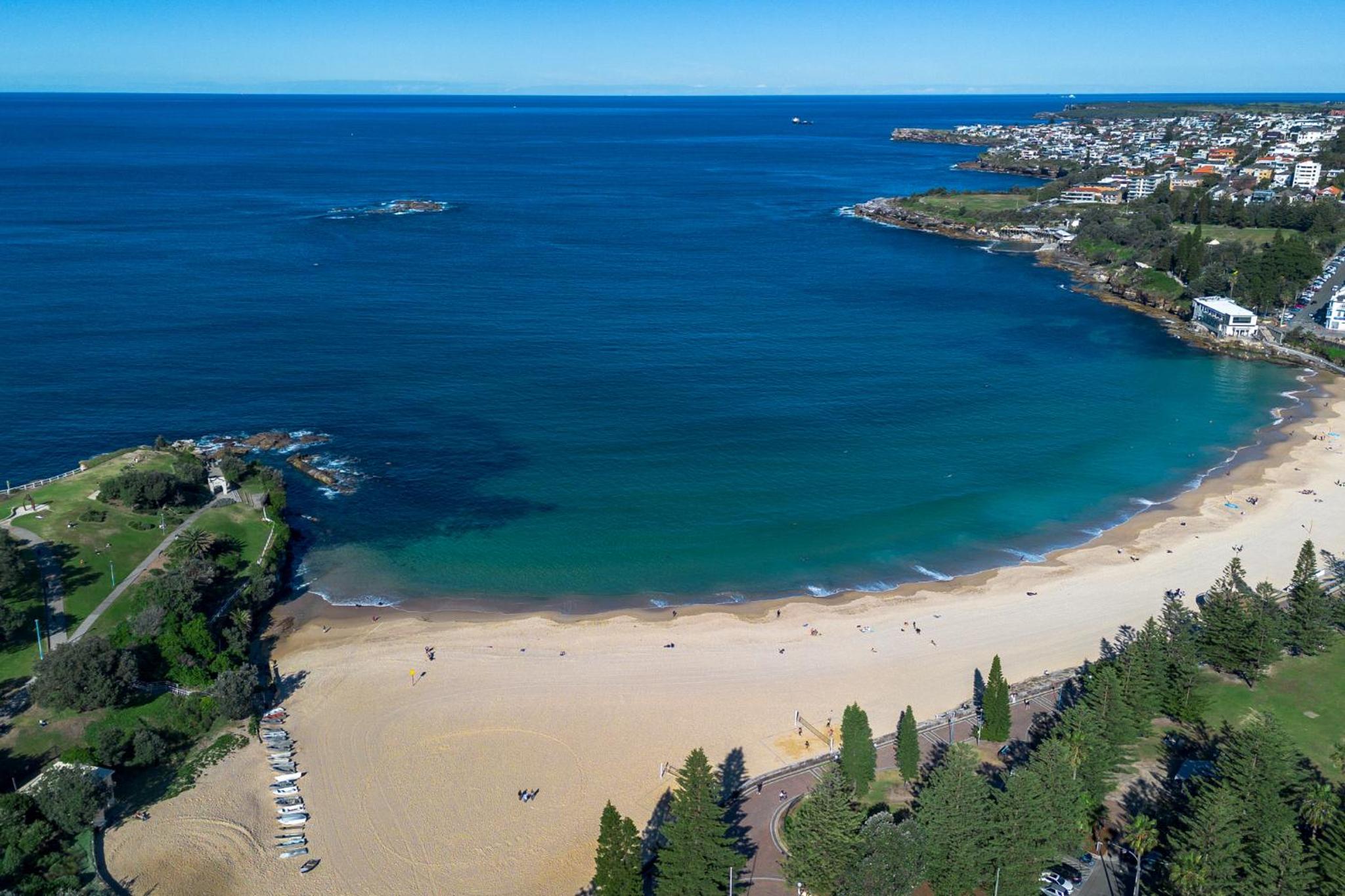 Sleek 1BR Apartment with Skylight near Coogee Beach