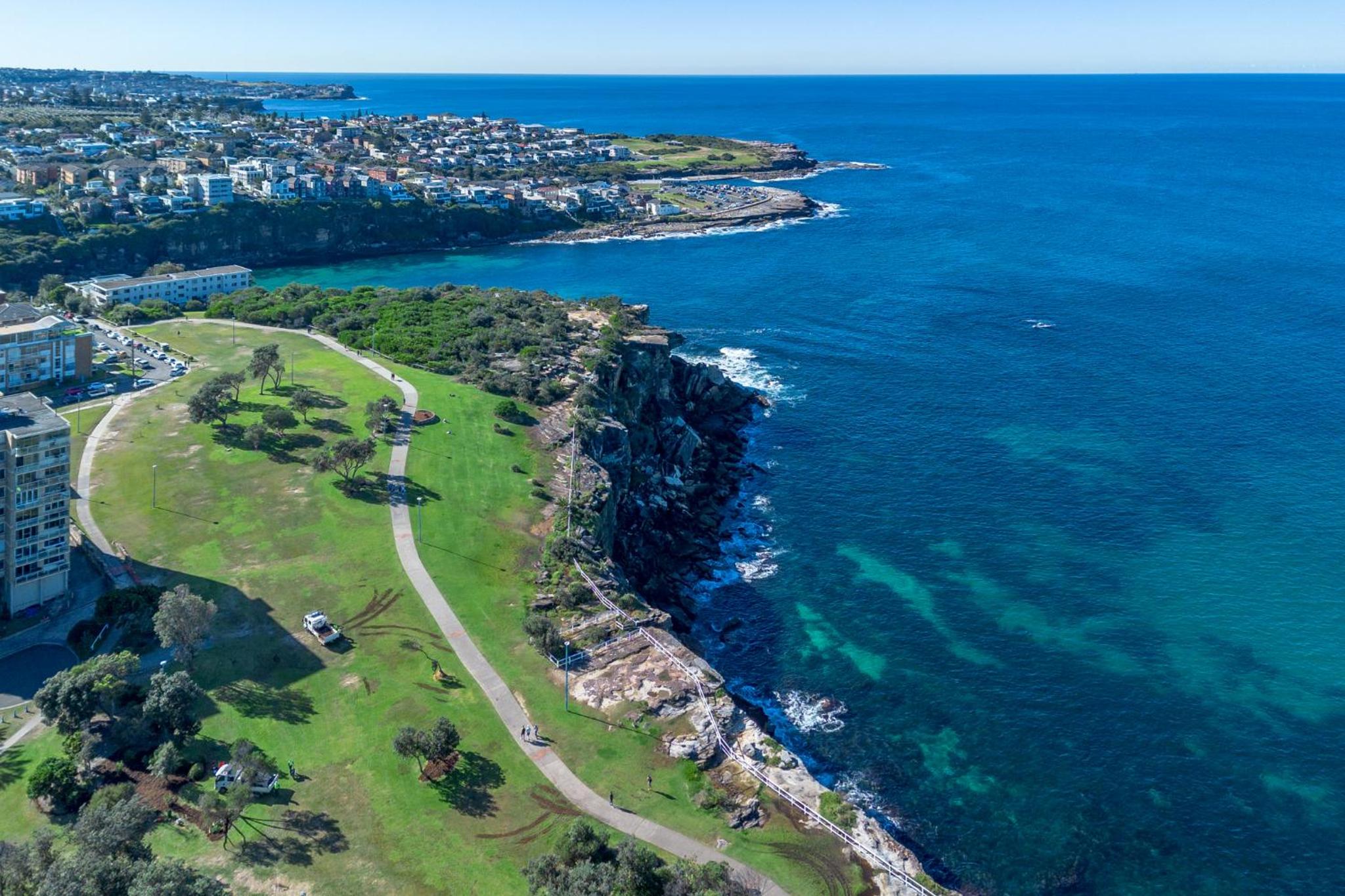 Sleek 1BR Apartment with Skylight near Coogee Beach