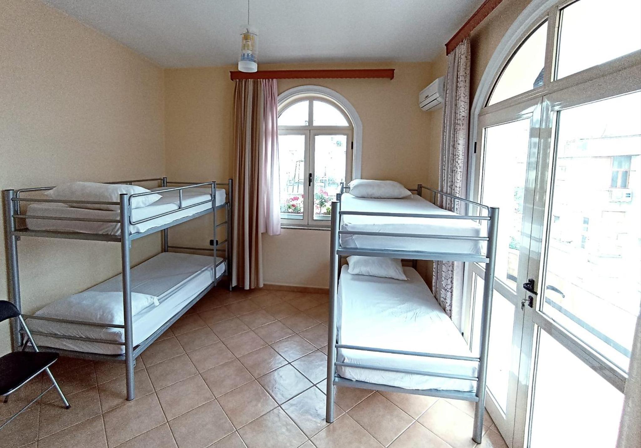 Luckyshine hostel