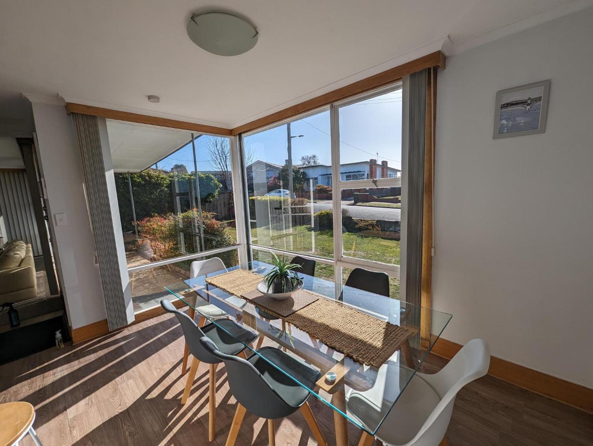 Devonport's Relax at Manning