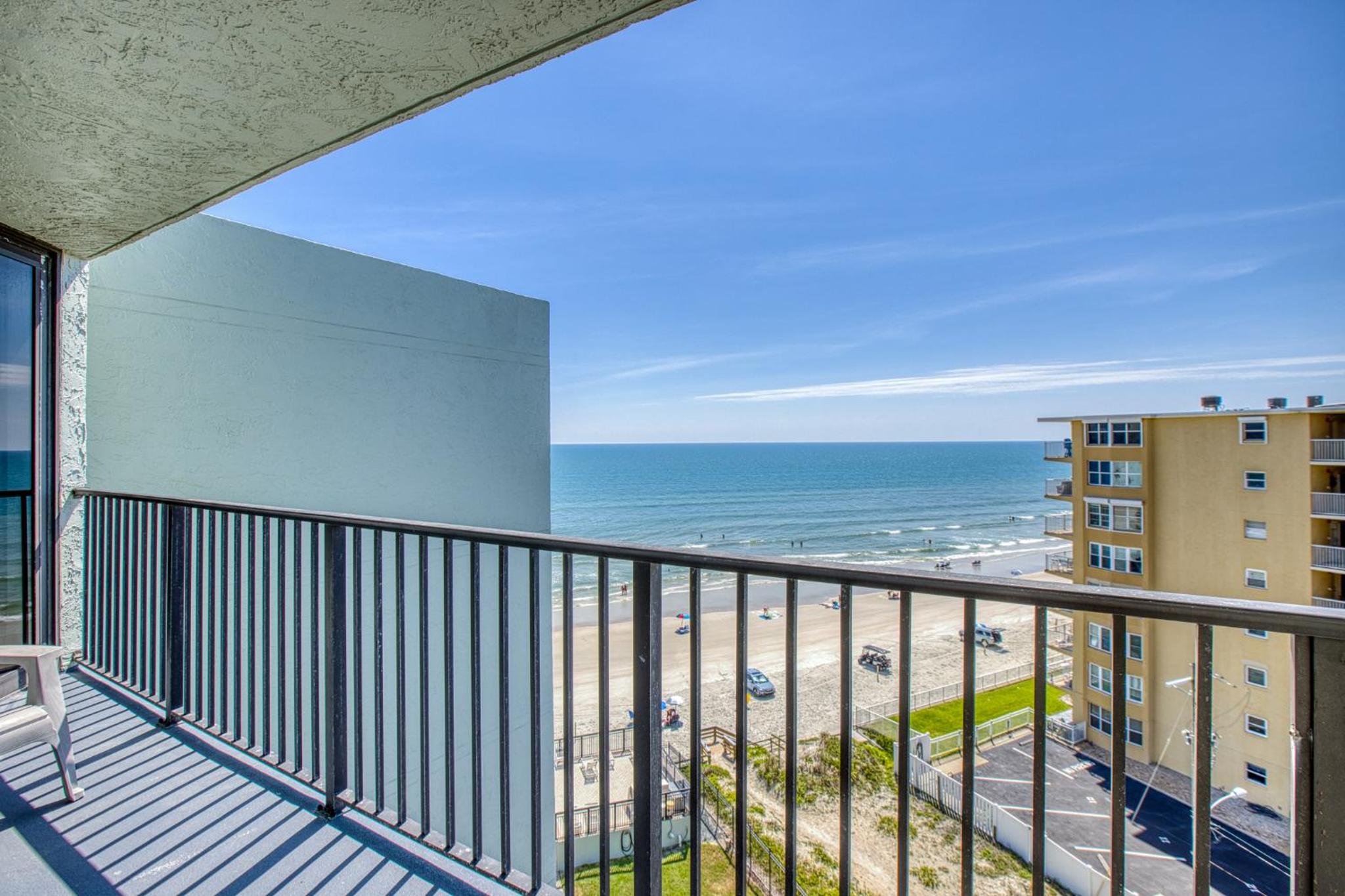 New Updated Ocean view Top Floor Pool Trillium 802 view 4