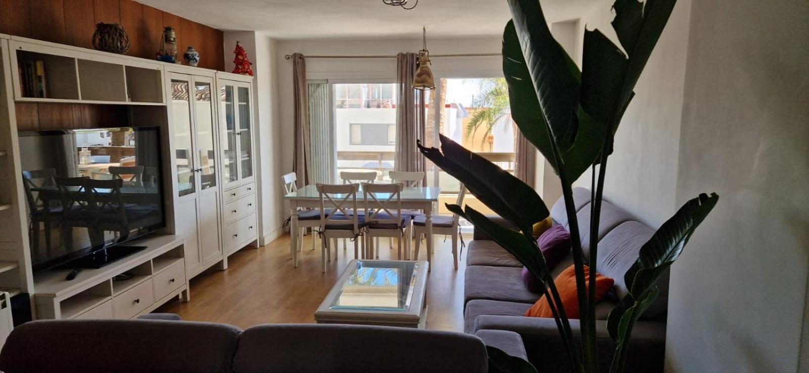 Apartamento en complejo residencial con piscina