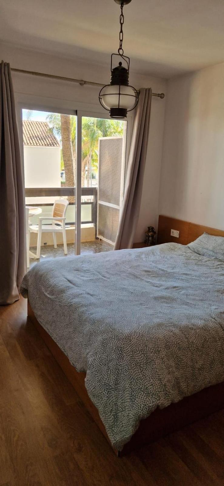 Apartamento en complejo residencial con piscina