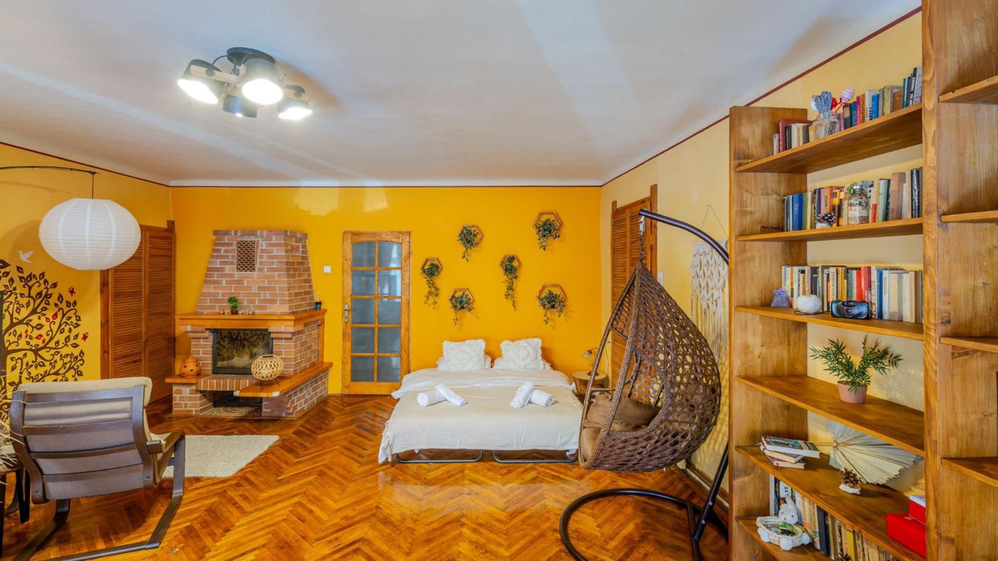 TREE House-Old Town Brașov