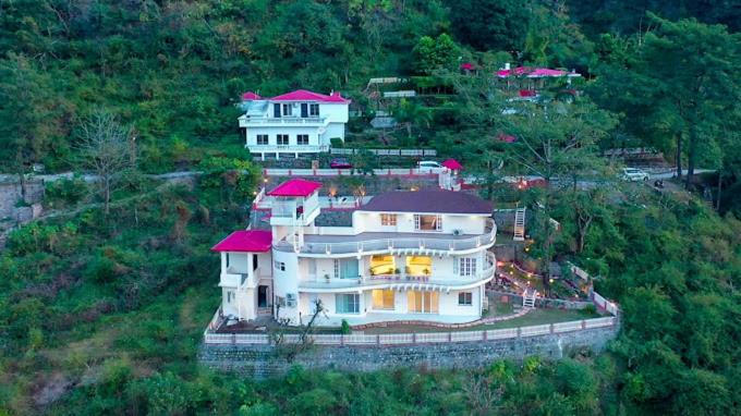 The Blue Casa Hills
