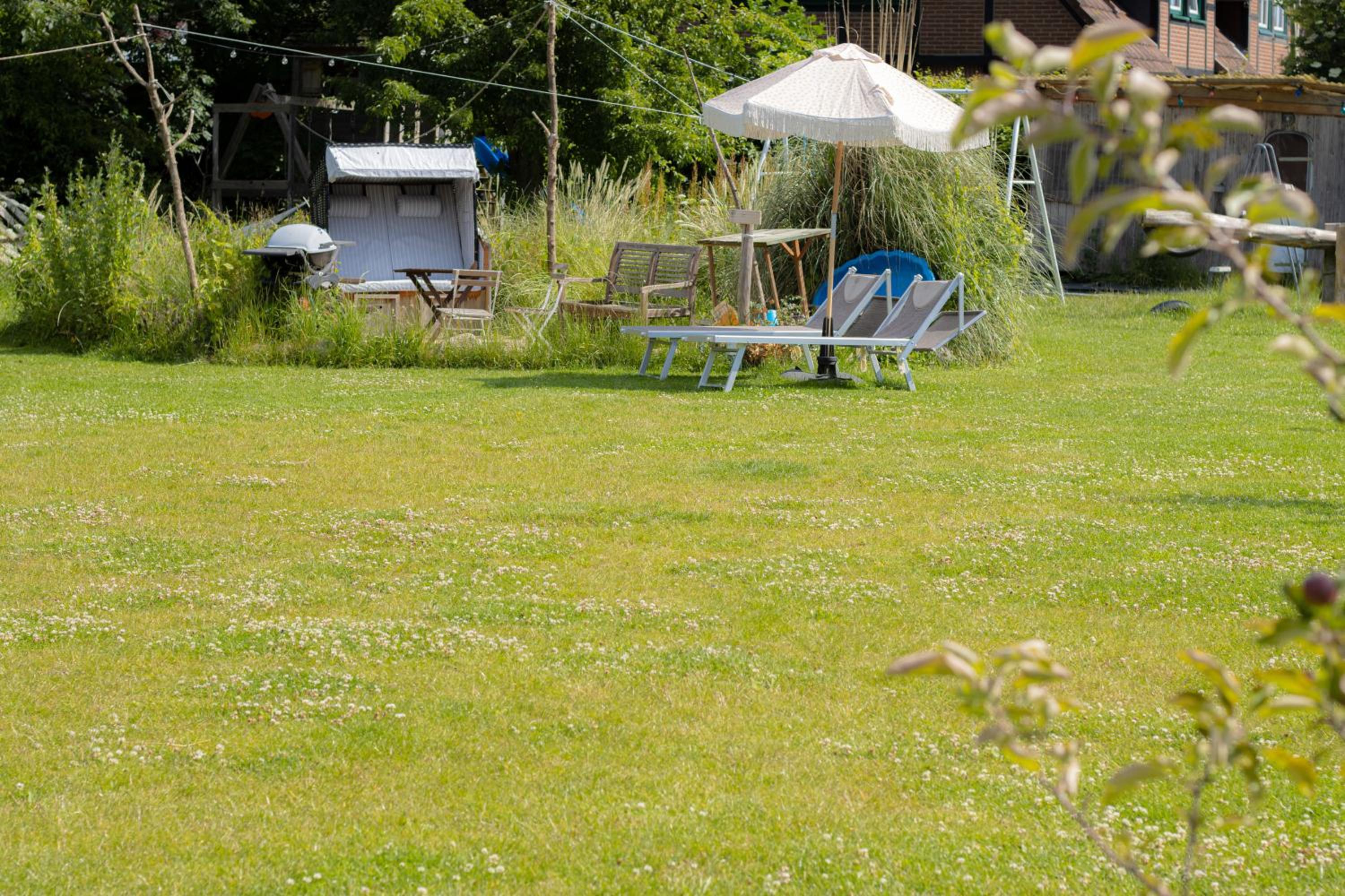 Ferienwohnungen Fehmarn mit Parkplatz & Garten in Petersdorf