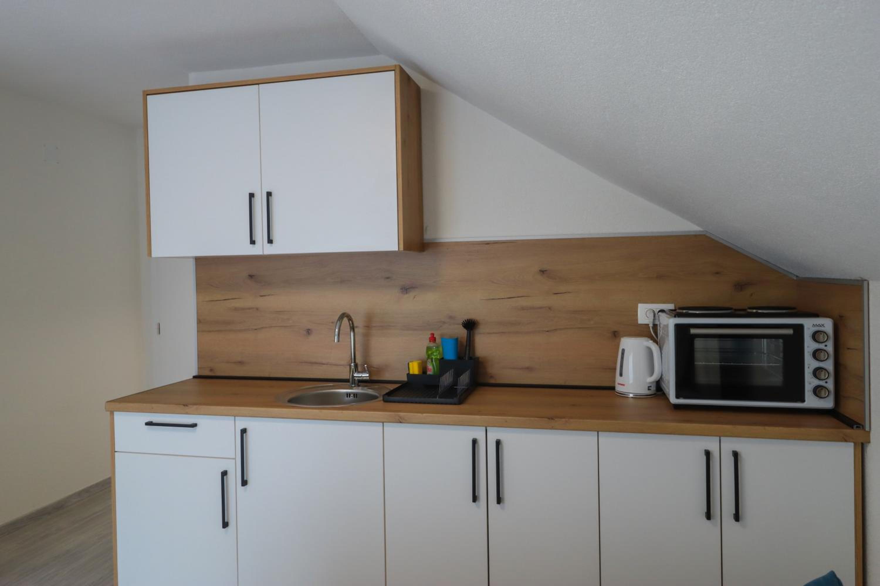 Tadic apartments and rooms by the shore of Rama Lake