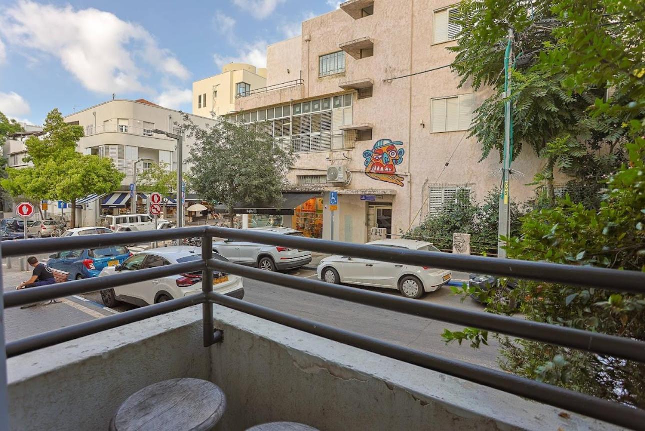 Shenkin Street 1BR Apartment view 5
