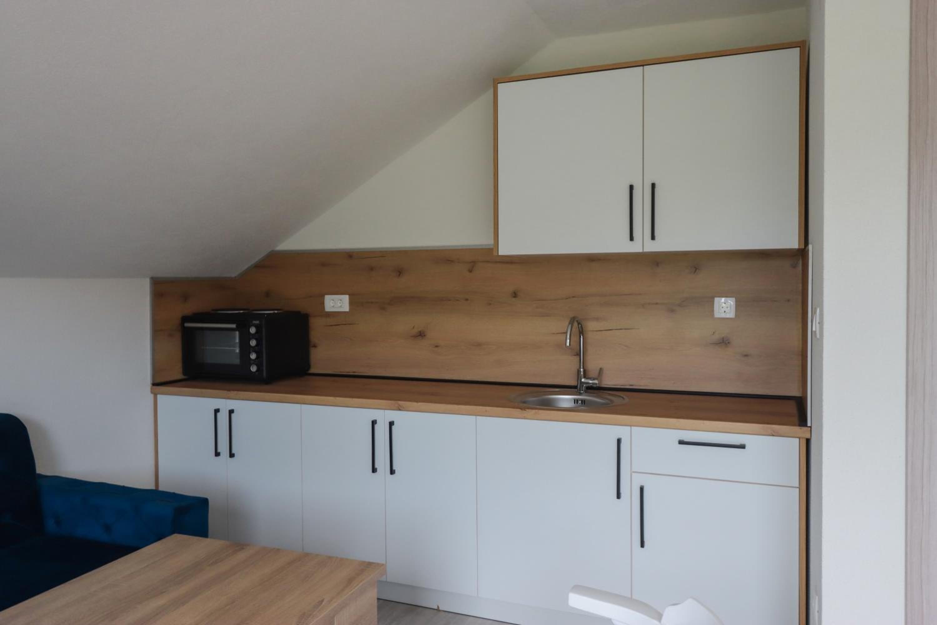 Tadic apartments and rooms by the shore of Rama Lake