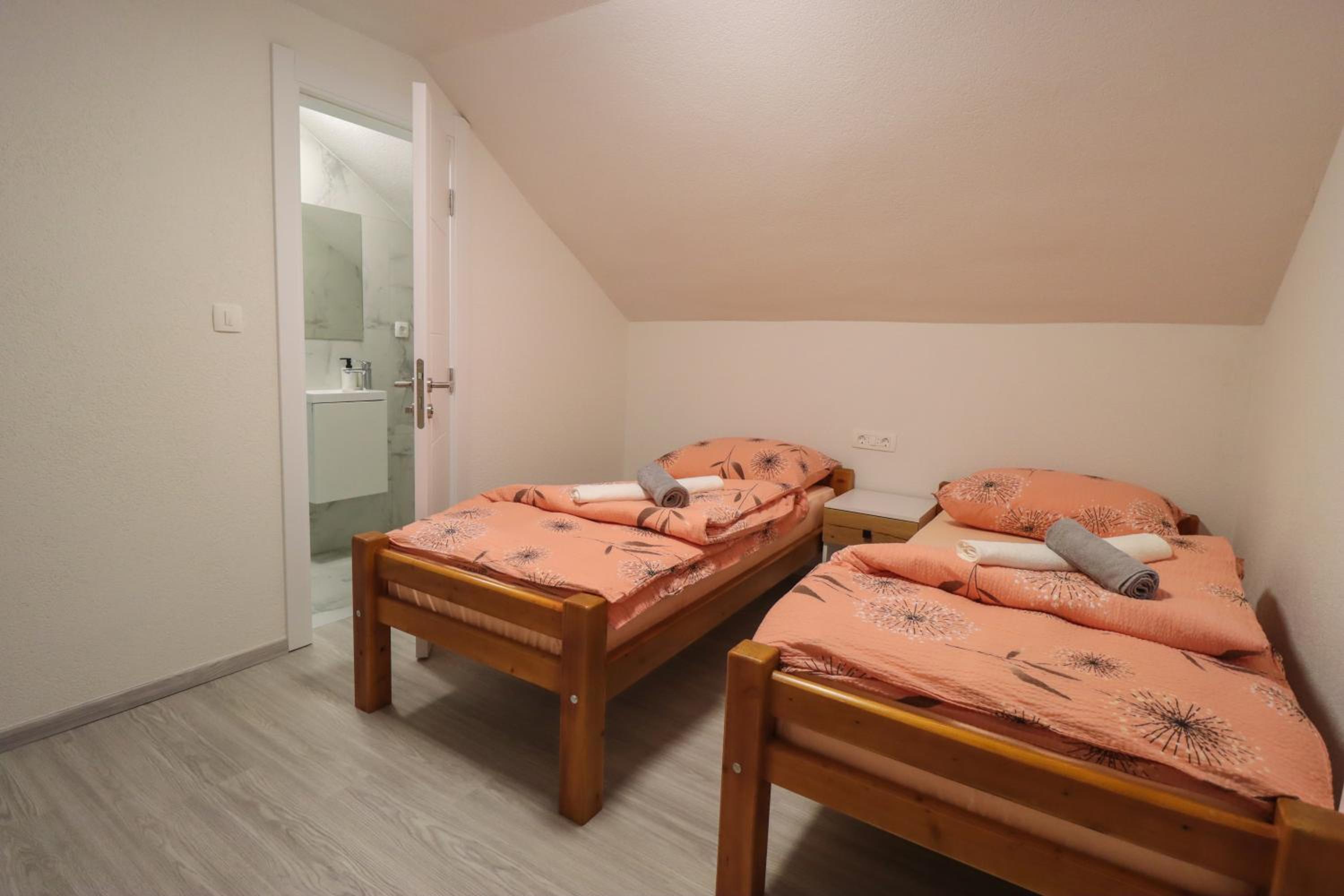 Tadic apartments and rooms by the shore of Rama Lake