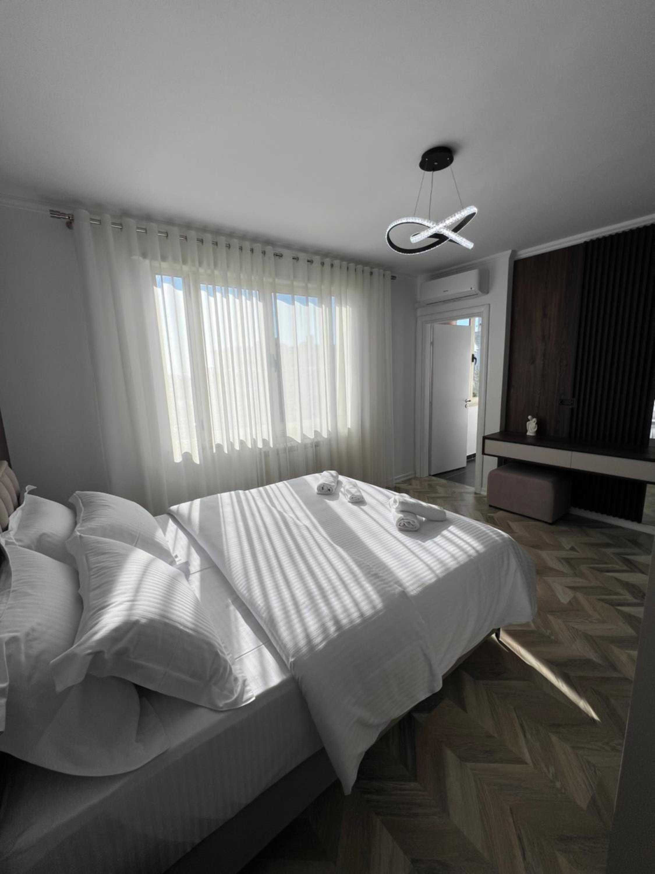 Modern 2BR Apartment ,Balcony,Central Shkoder