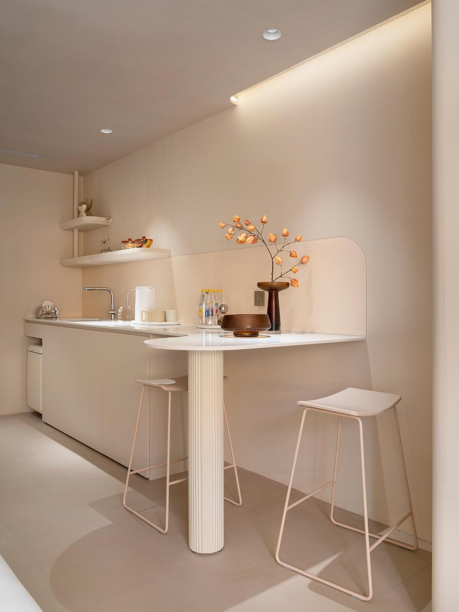 Lore Hotel 樂爾公寓