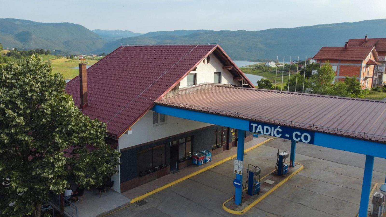 Tadic apartments and rooms by the shore of Rama Lake