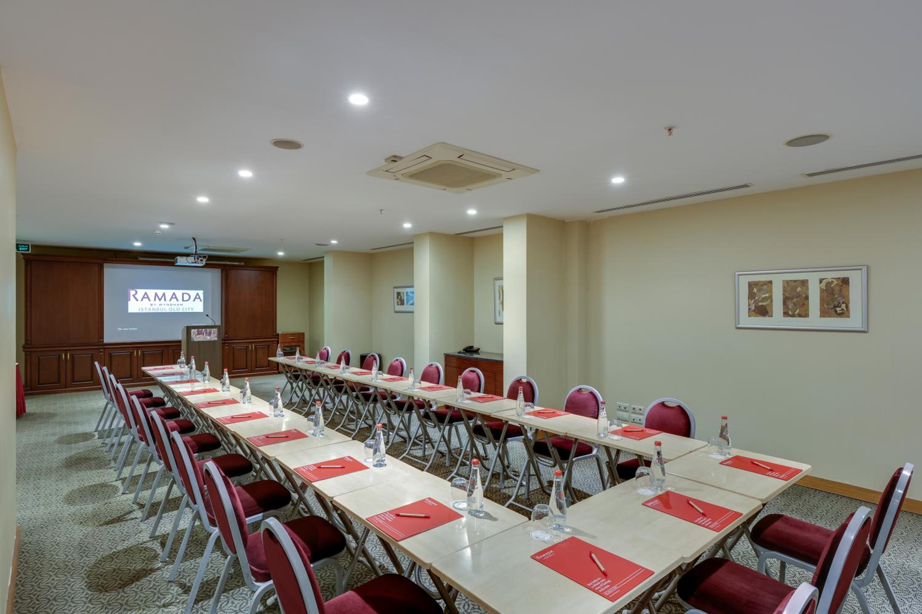 Ramada by Wyndham İstanbul Eski Şehir - Image 61