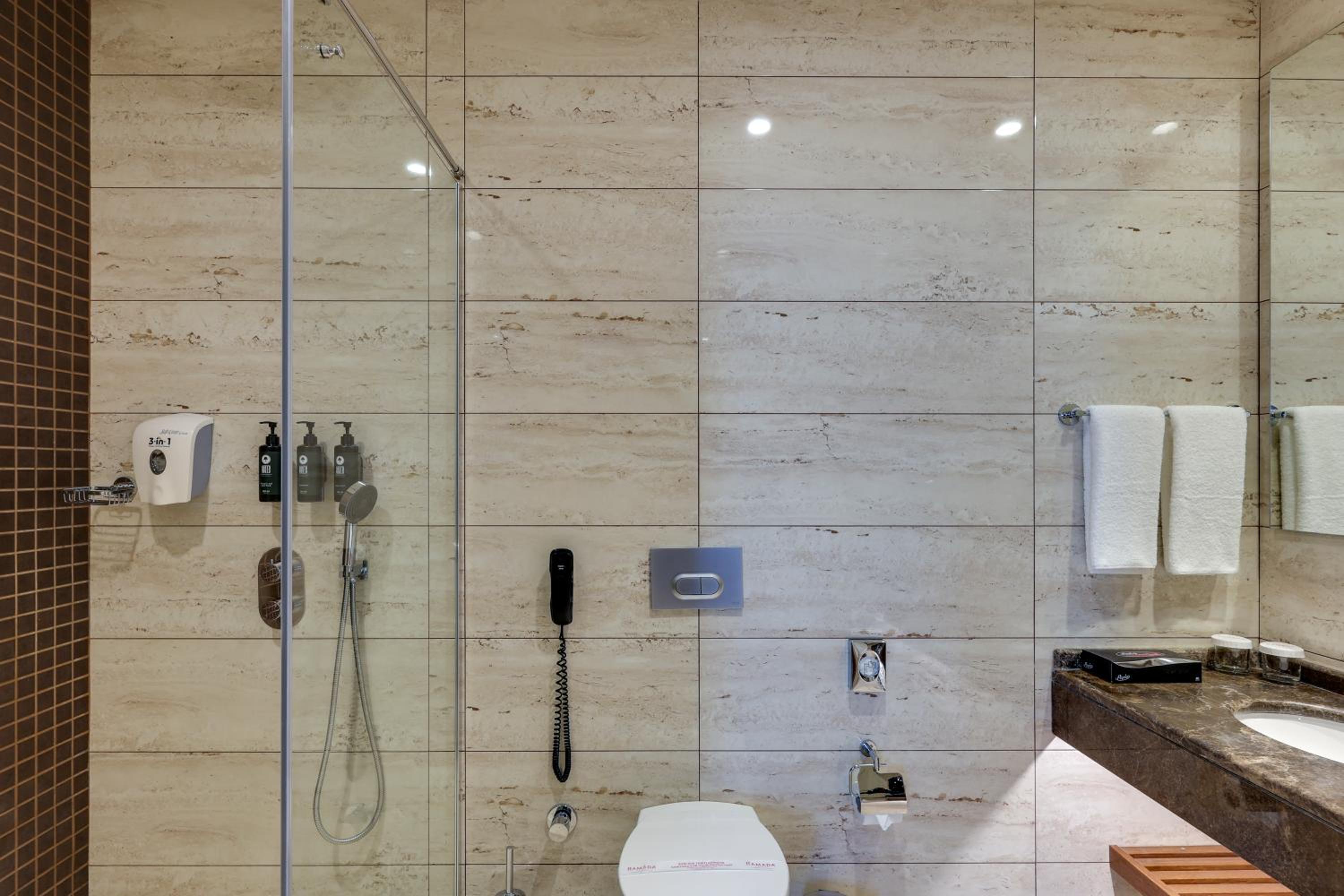 Ramada by Wyndham İstanbul Eski Şehir - Image 70