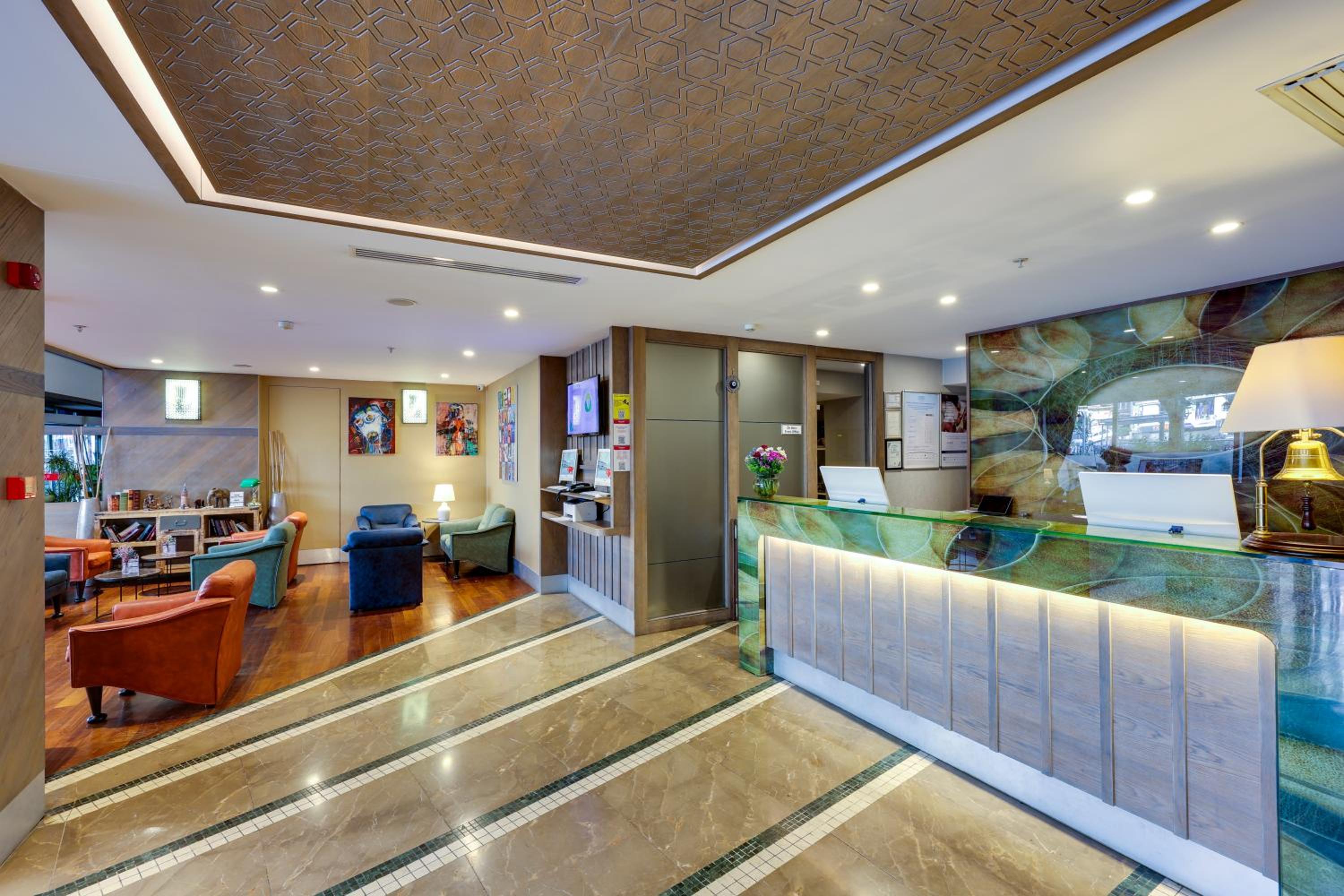 Ramada by Wyndham İstanbul Eski Şehir - Image 72