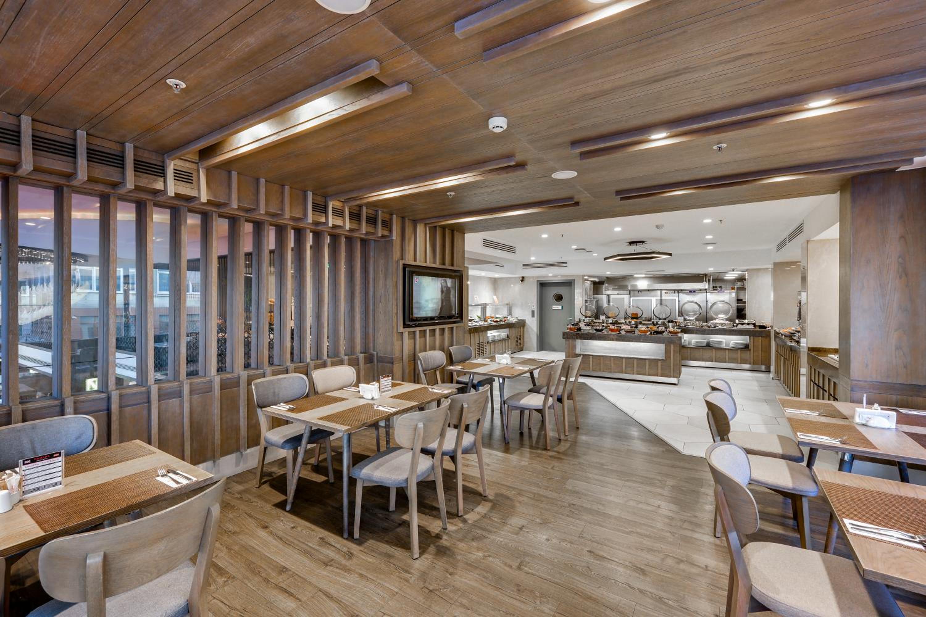 Ramada by Wyndham İstanbul Eski Şehir - Image 49