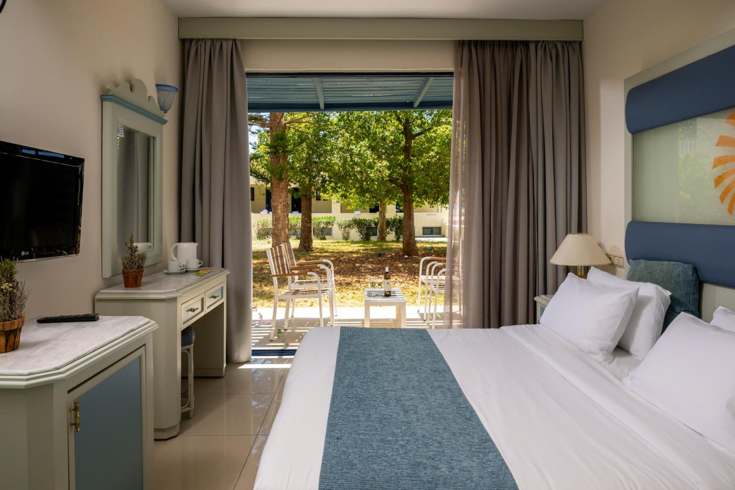 Mare Blue Hotel — 9