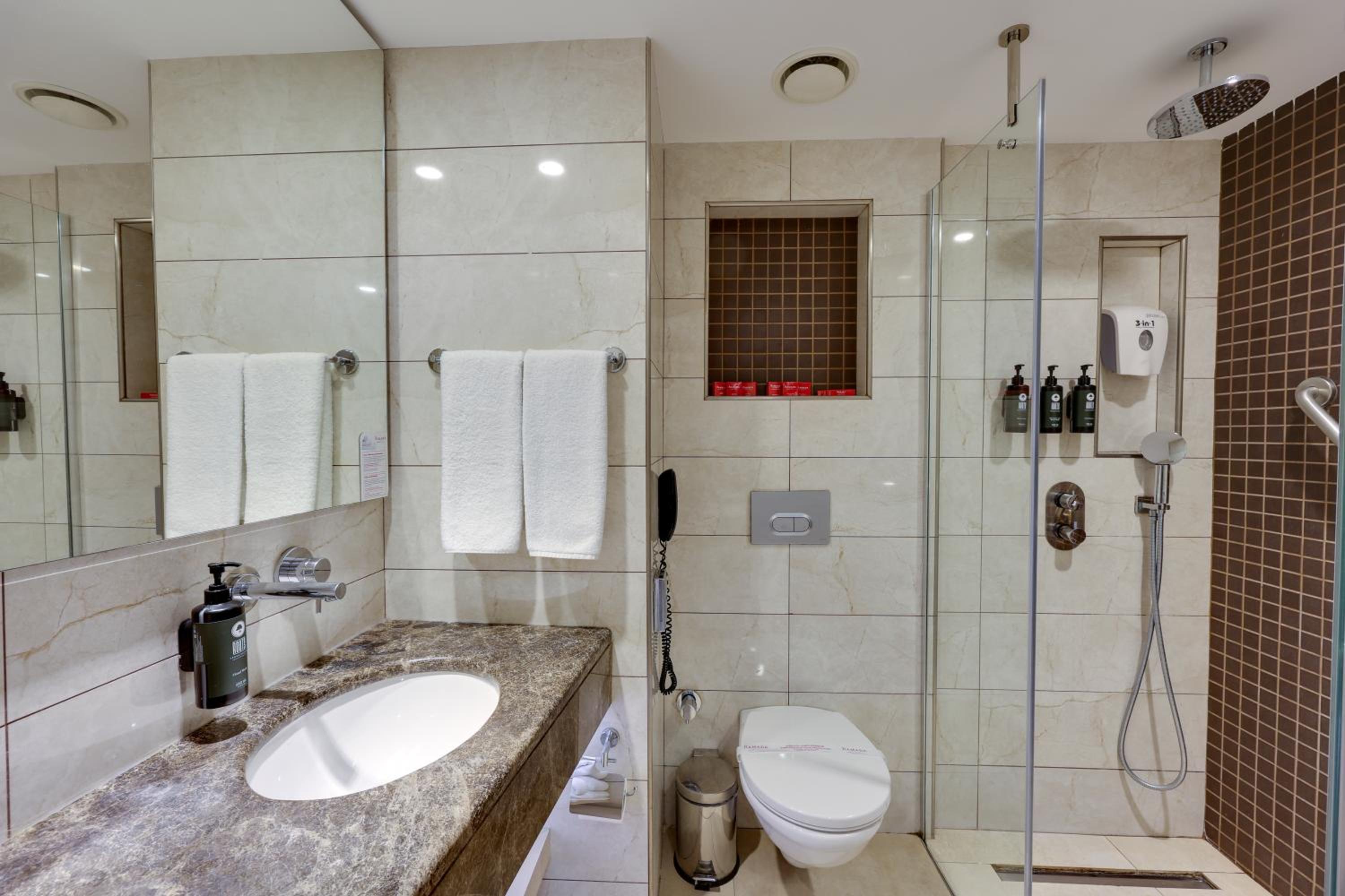 Ramada by Wyndham İstanbul Eski Şehir - Image 54