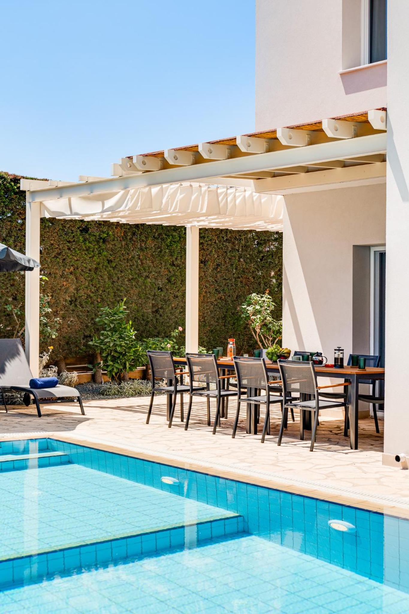 Blue Velvet Villa by Ezoria Villas