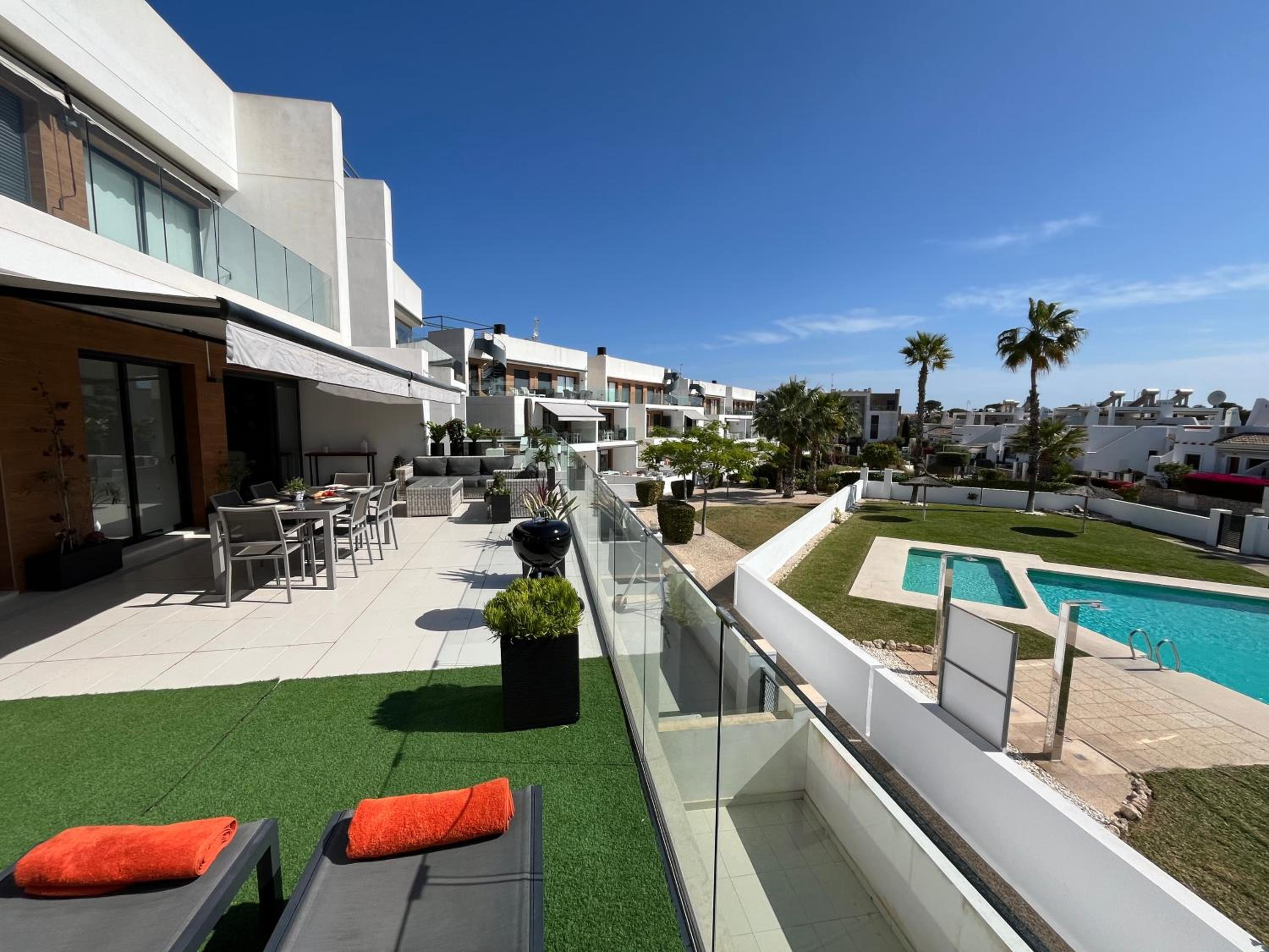 Luxury Modern Apartment with 60m sun terrace view 4