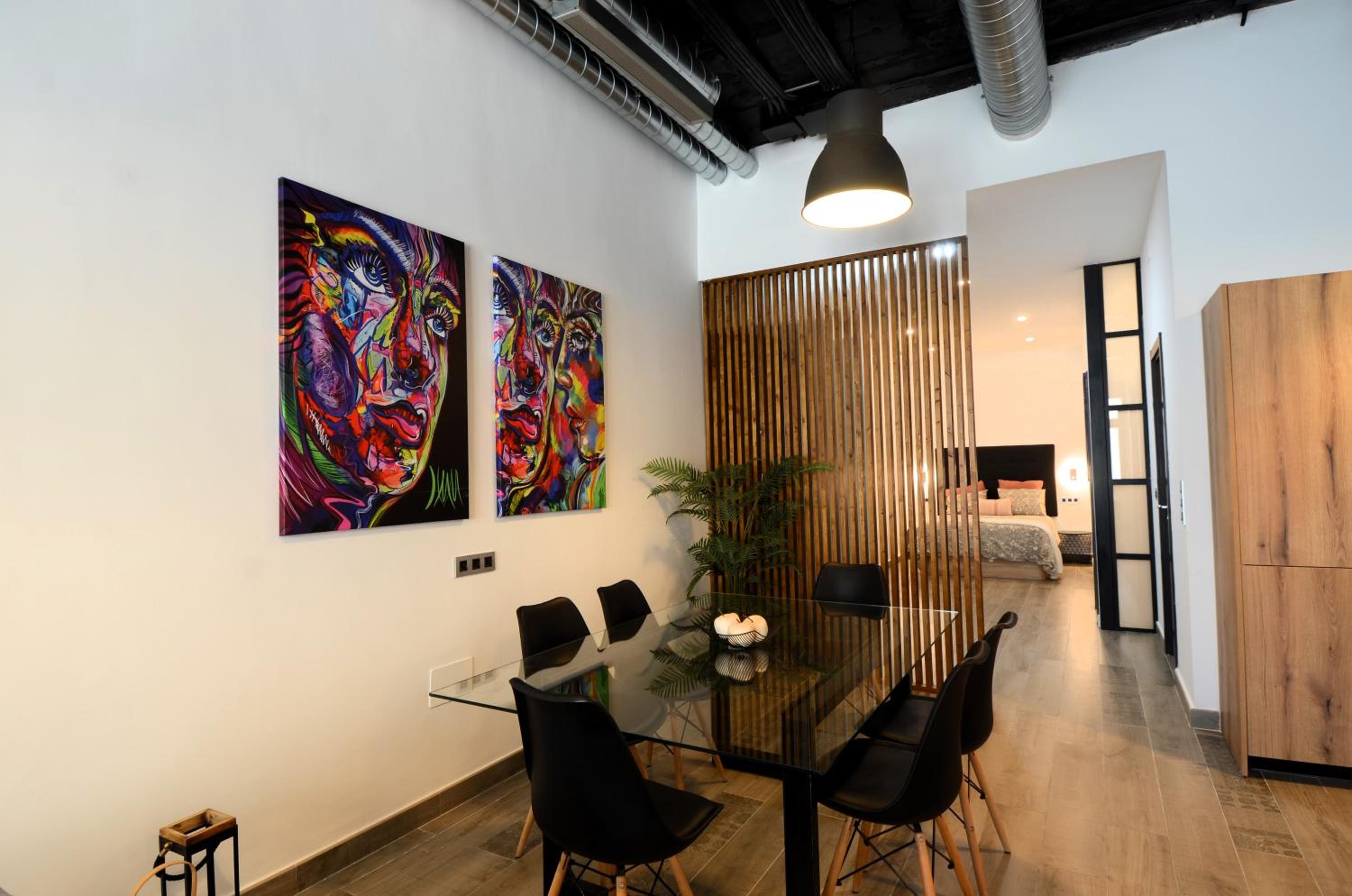 FABRICA DEL LUJO EN EL CENTRO DE MALAGa