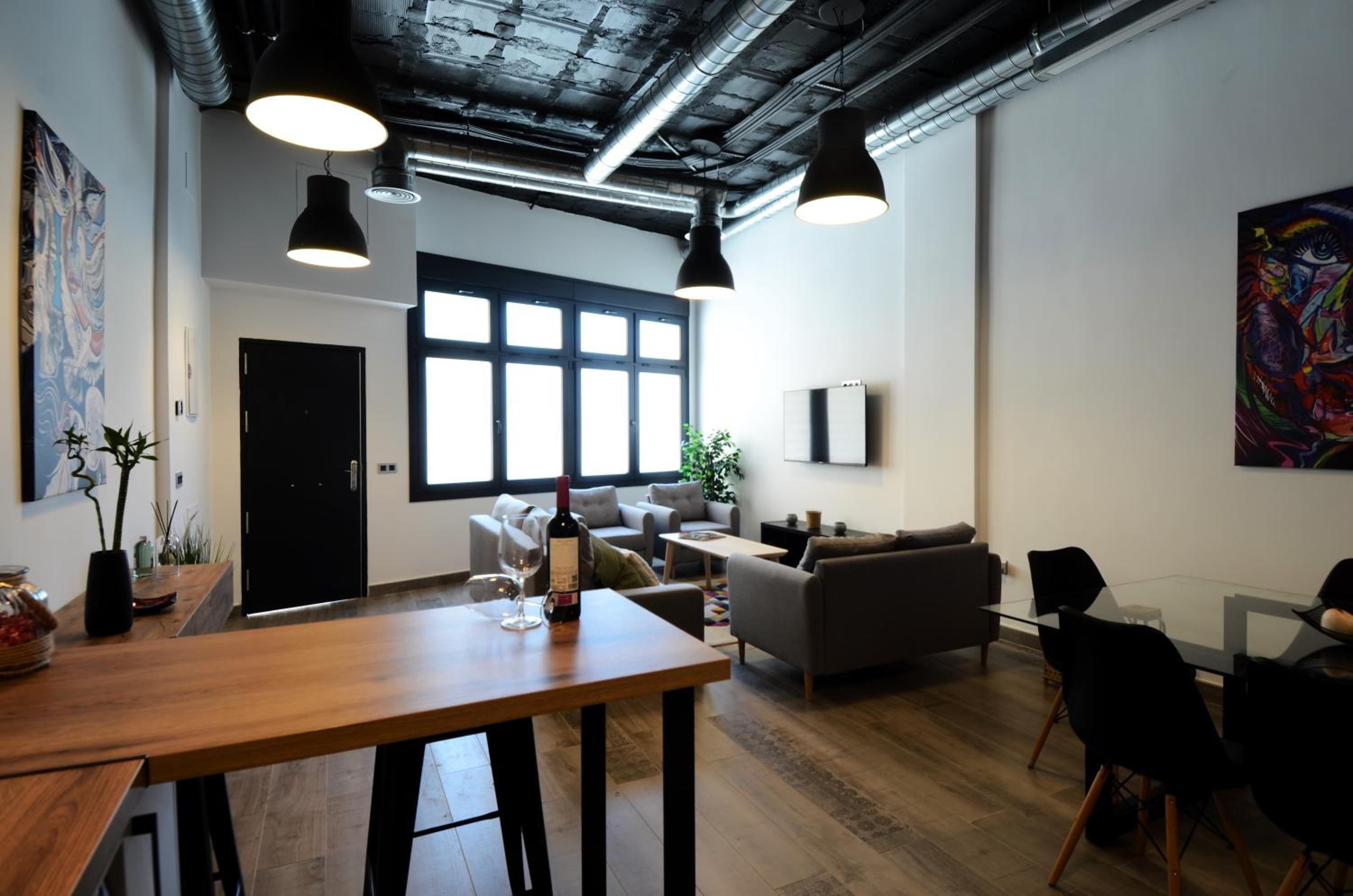 FABRICA DEL LUJO EN EL CENTRO DE MALAGa