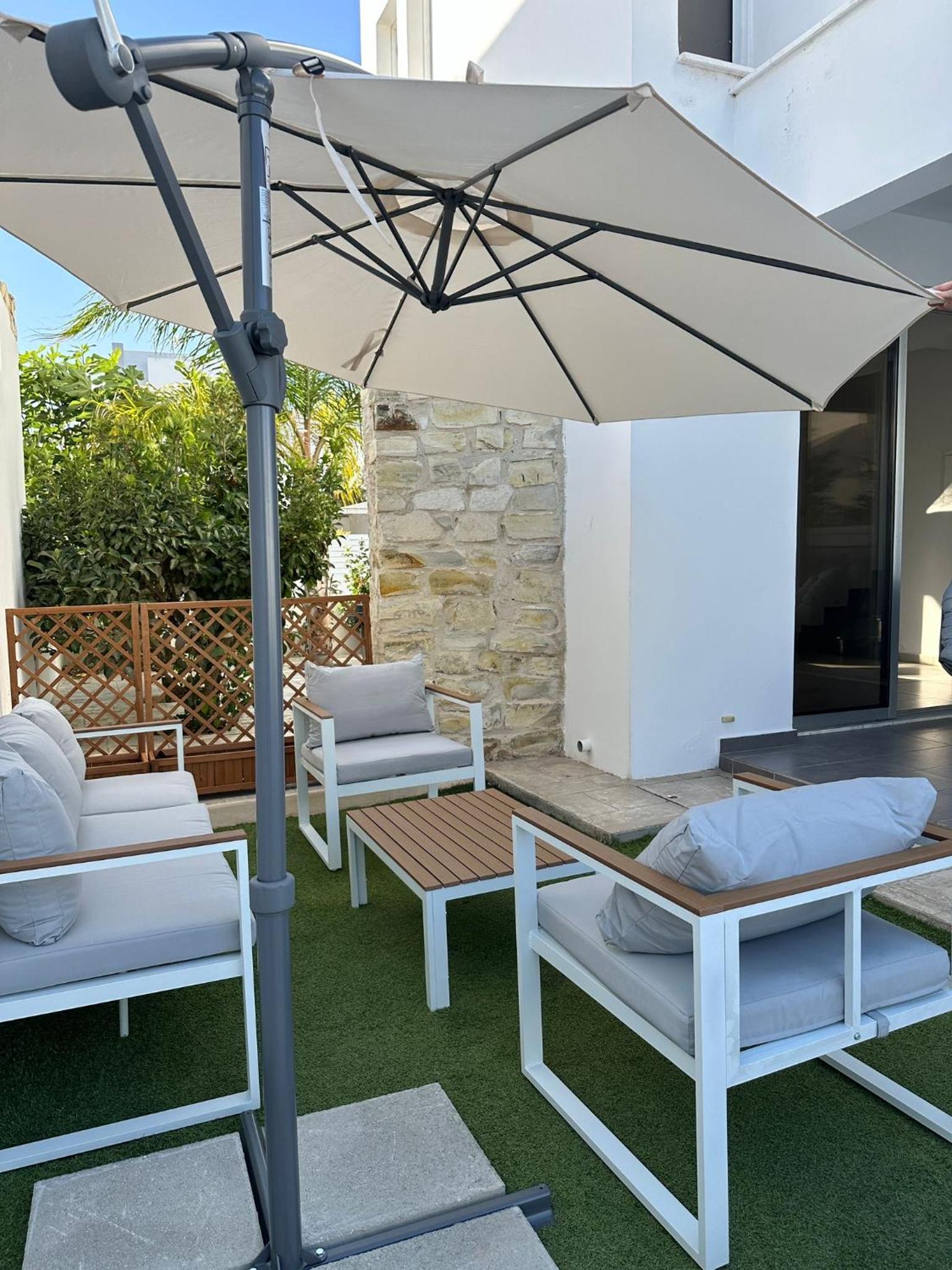 House with 2 bedrooms and Pool