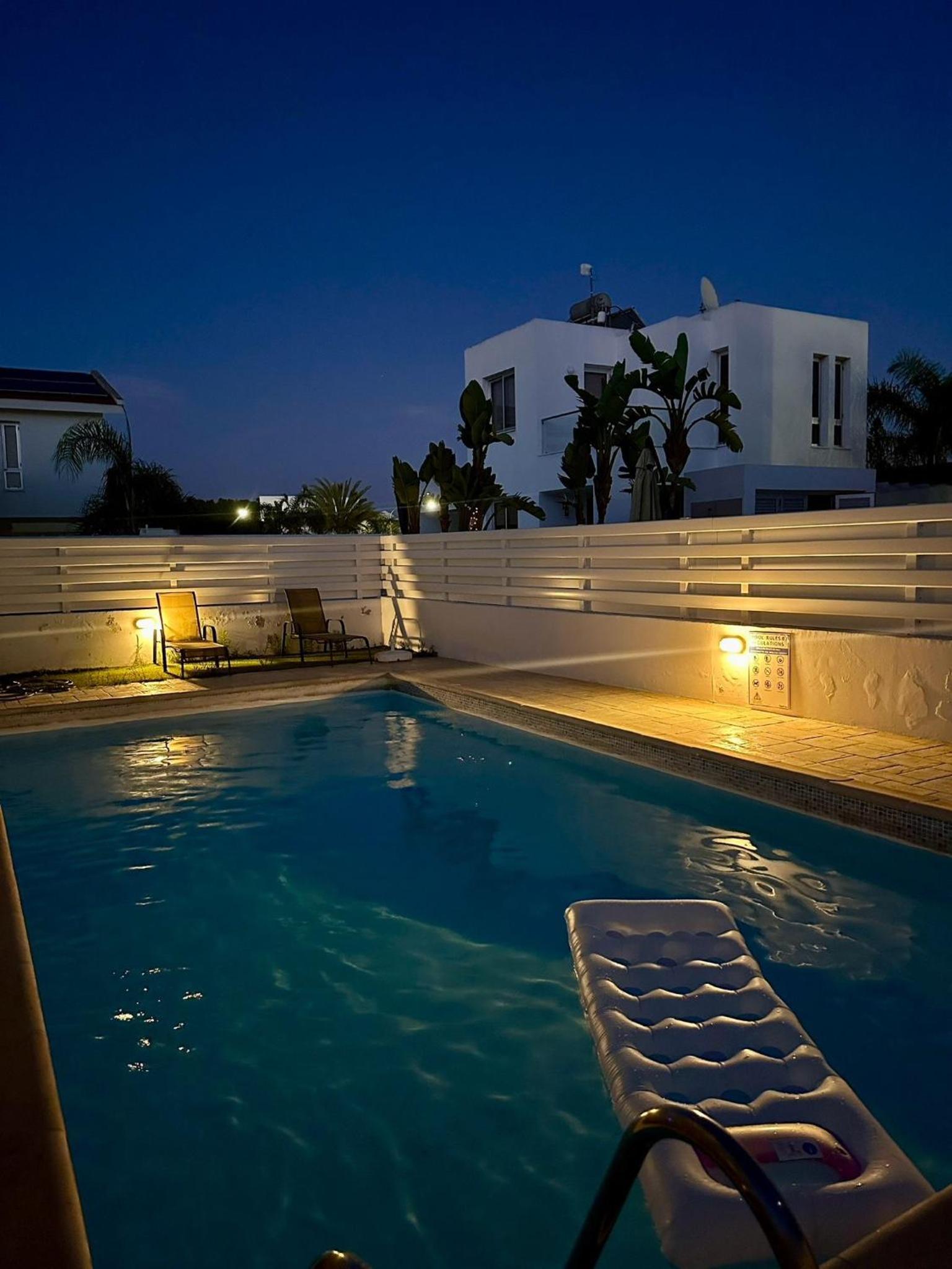 House with 2 bedrooms and Pool