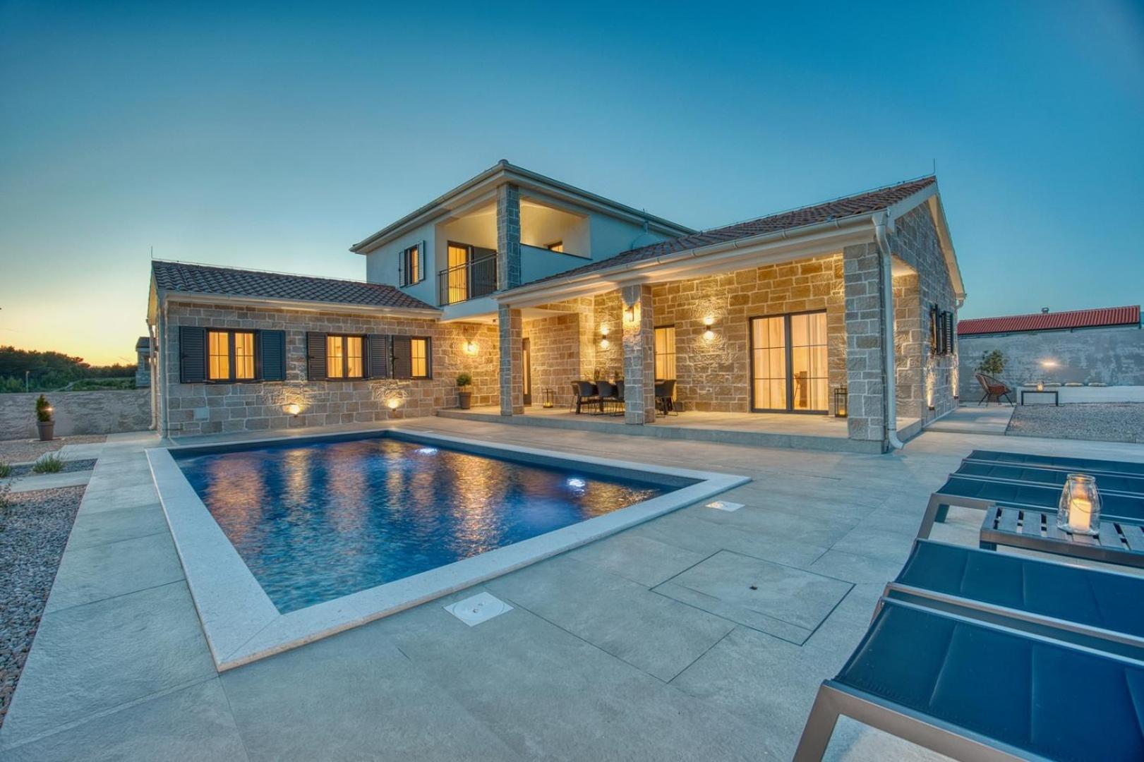 Luxury Villa Oliva Oliana heated pool 32m2 view 5