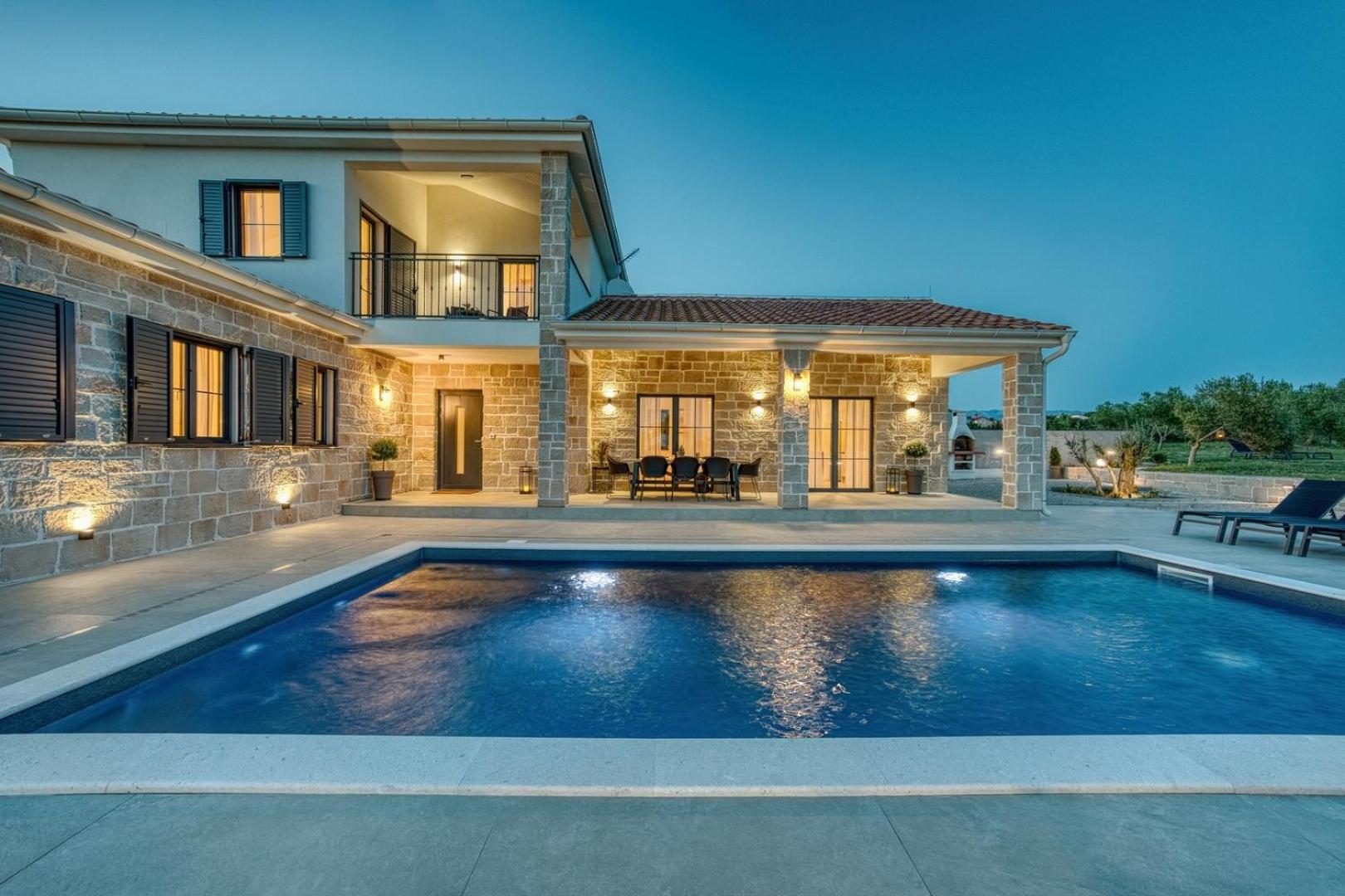Luxury Villa Oliva Oliana heated pool 32m2 view 3