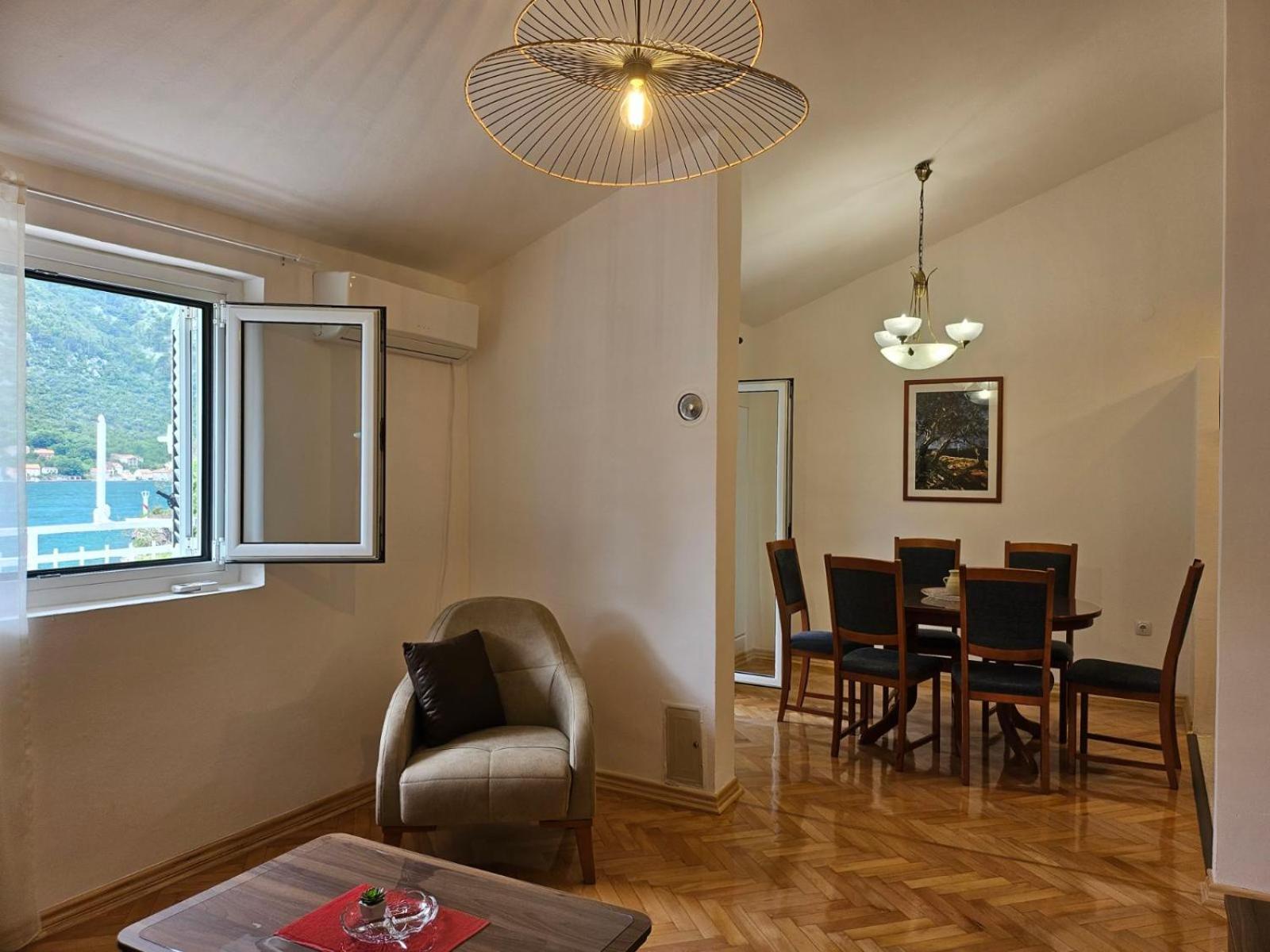S&T Apartmani