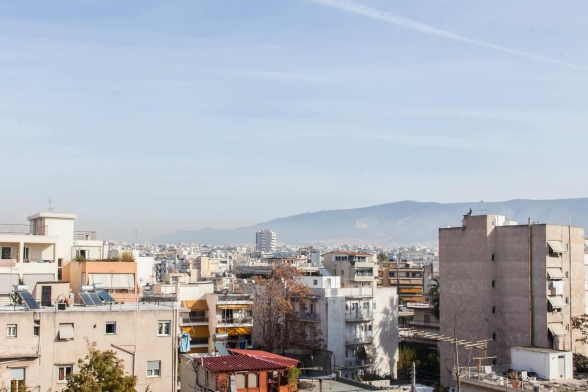 Modern apt in heart of Paleo Faliro