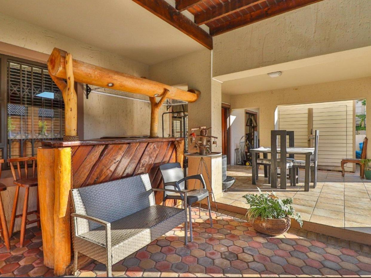 19 on Paul St Hartenbos view 4