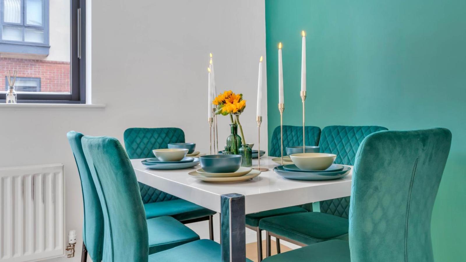 Award Winning Stay - Games - Sleeps 6 - Free WiFi and Parking view 3