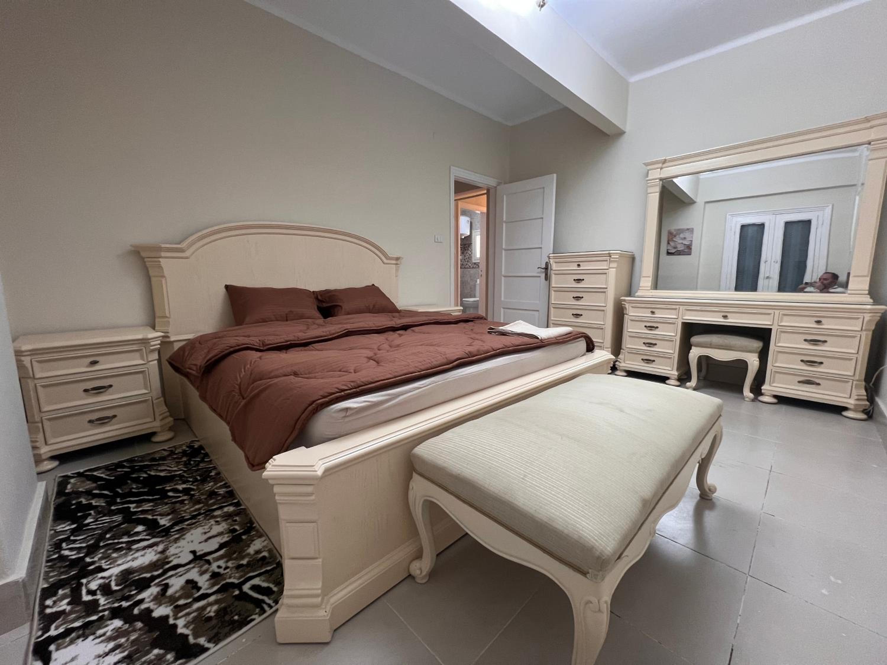 2 Bedroom Minutes Away From Nile Y3