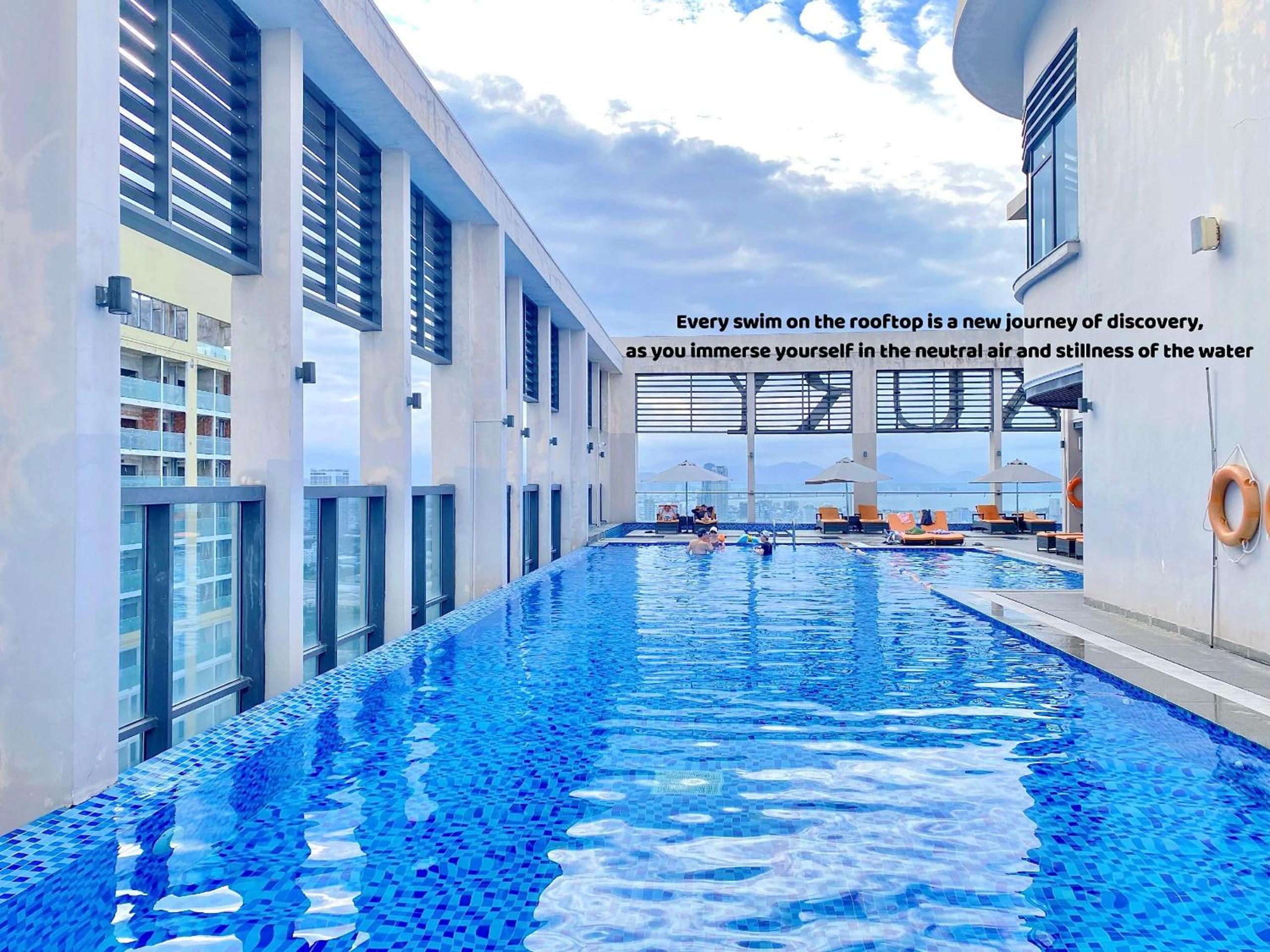 Luxurious apartment free Pool sauna gym view 4