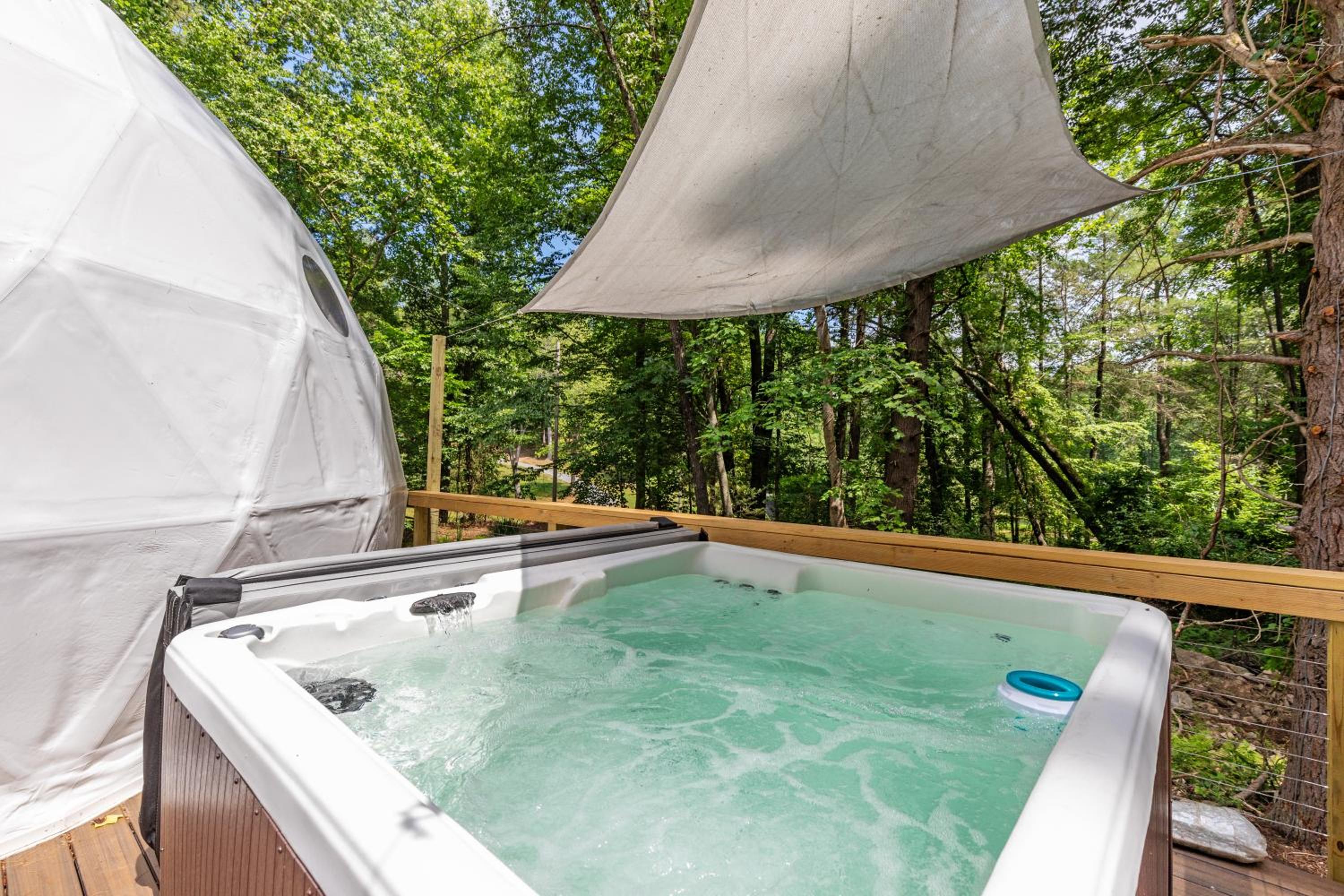 Hotel Zen Dome - Romantic Retreat, Wifi & AC, Hot Tub, National Park 8 Min - Image 1